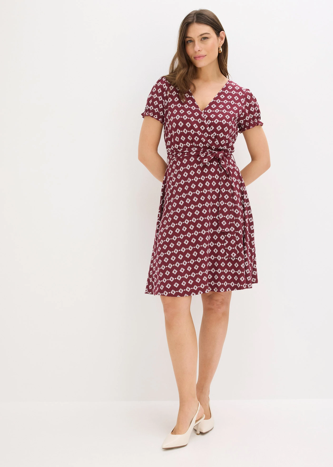 Robe en jersey viscose • rouge érable-blanc imprimé • Boutique bonprix