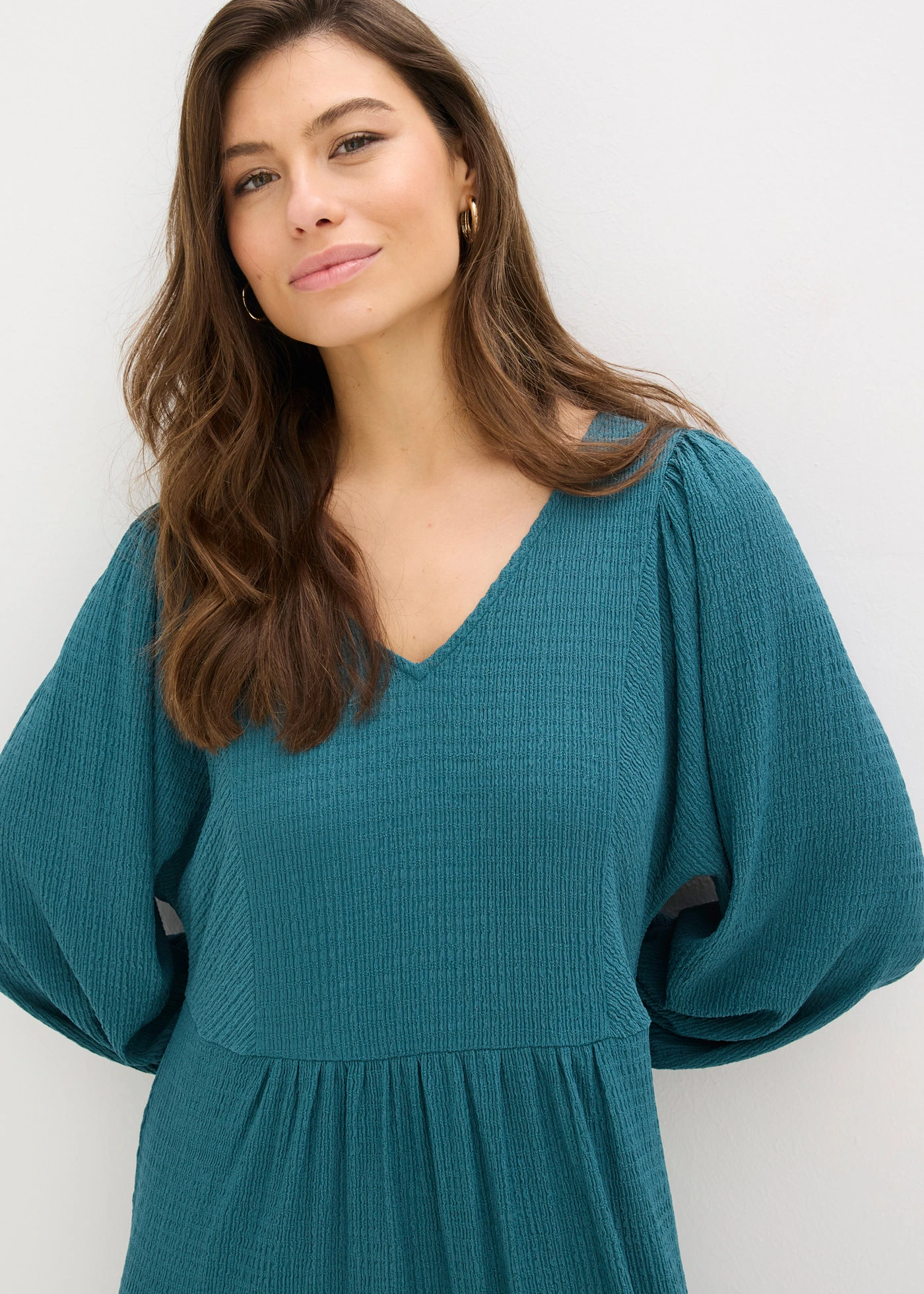 Robe midi en jersey texturé • vert poivre • Boutique bonprix