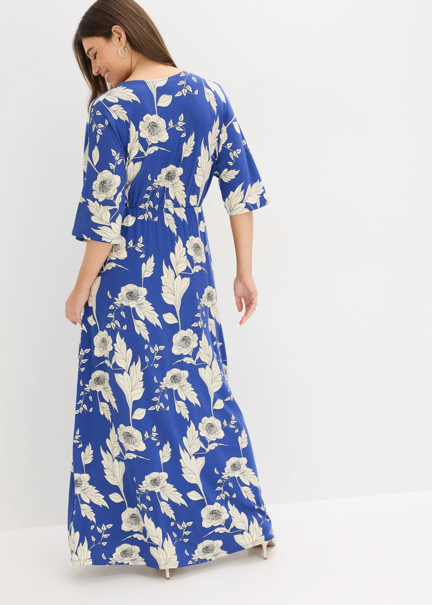 Žerzejové šaty z měkké viskózové směsi • modro-bílá s květy • bonprix obchod