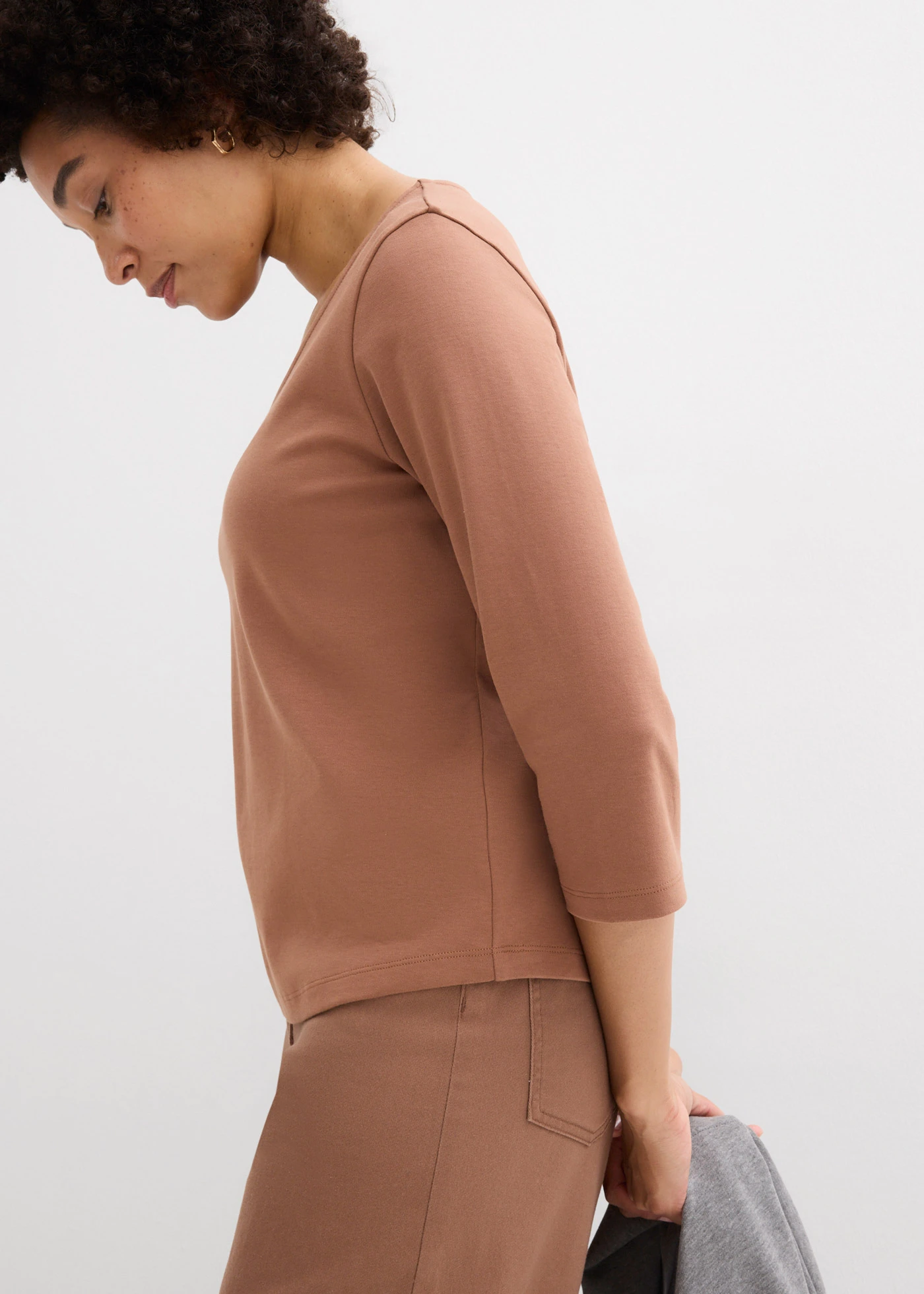 T-shirt manches 3/4 en jersey épais 100% coton • marron • Boutique bonprix