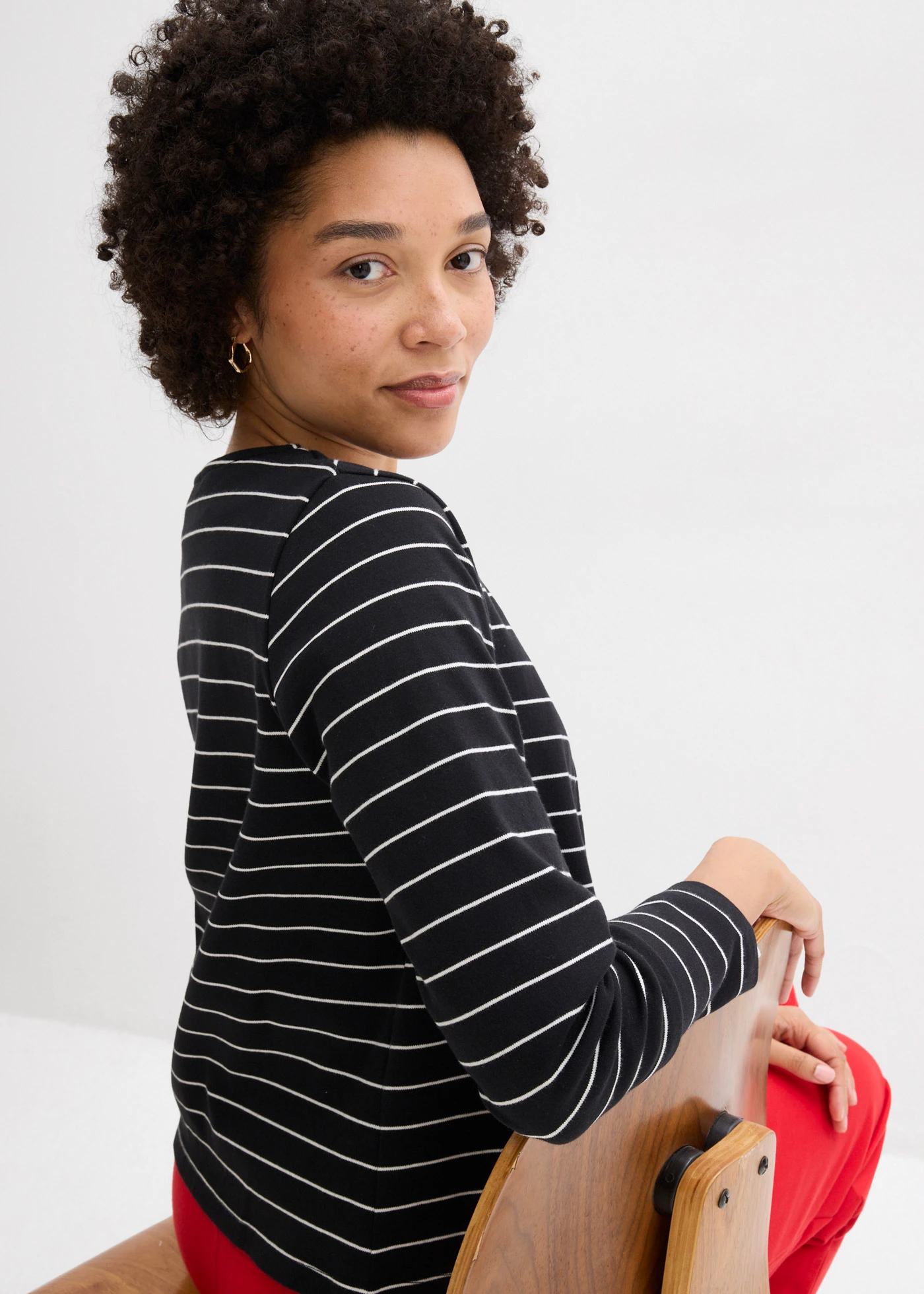 Gilet en jersey épais 100% coton • noir-blanc nacré rayé • Boutique bonprix