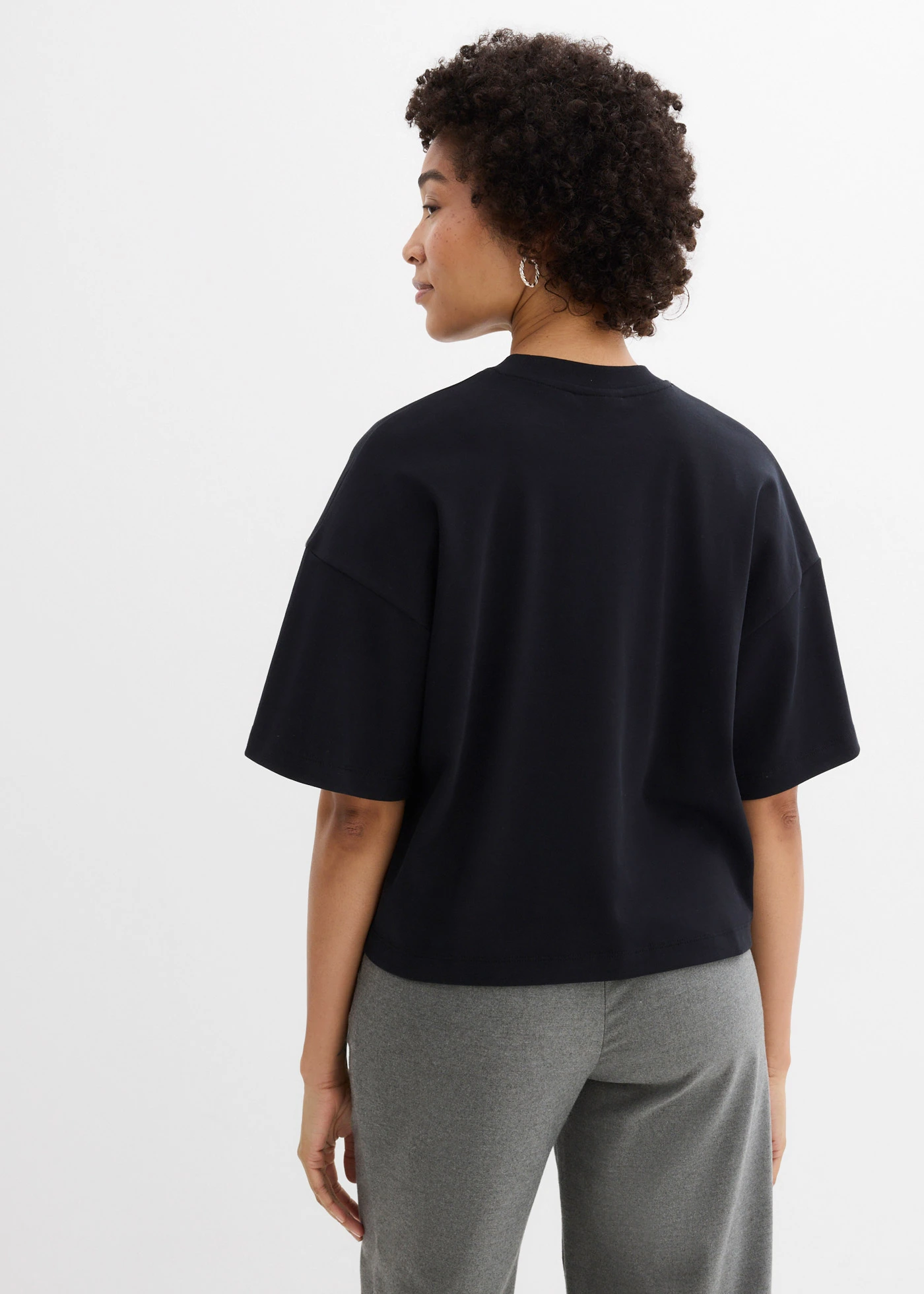 Bluză scurtă cu croi oversize din 100% bumbac gros organic • negru • magazin bonprix