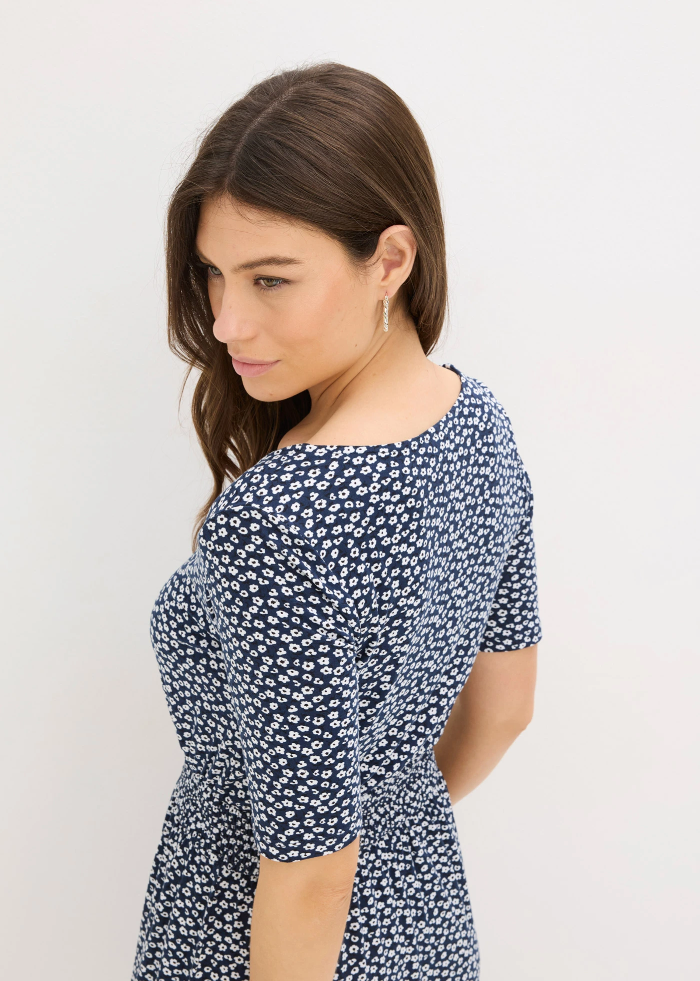 Robe en jersey viscose • bleu foncé floral • Boutique bonprix