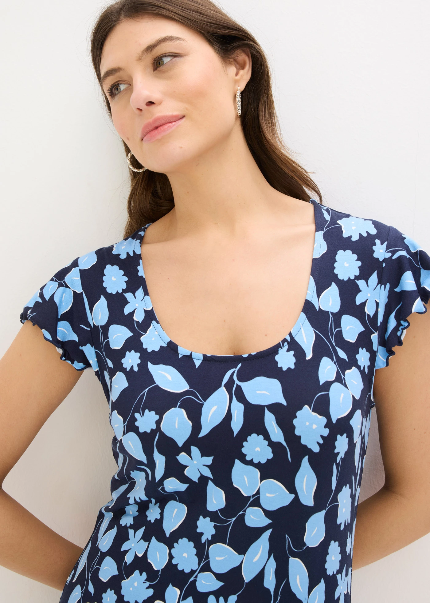 Robe imprimée en jersey viscose • bleu foncé-bleu clair floral • Boutique bonprix