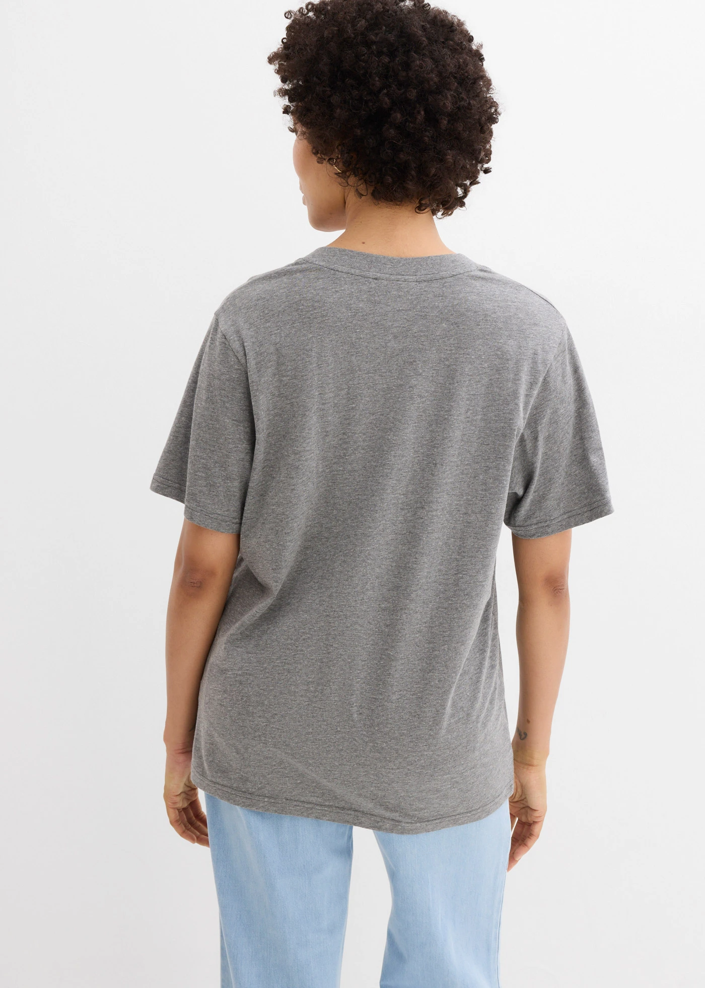 Wijd longshirt met V-hals, korte mouw  (set van 5) • edelsteengroen/wit/grijs gemêleerd/pinklady/saffraangeel • bonprix online shop