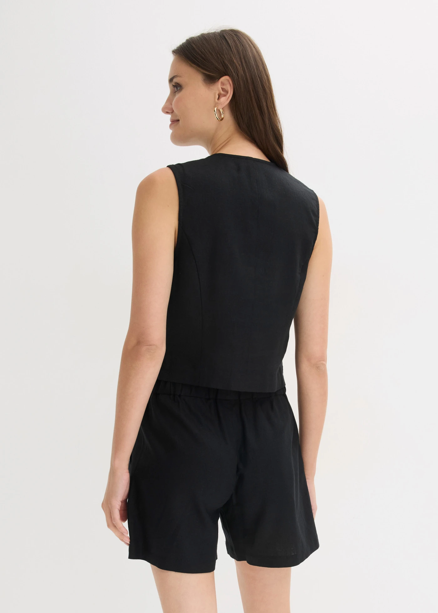 Vestă și pantaloni scurți din material cu in • negru • magazin bonprix