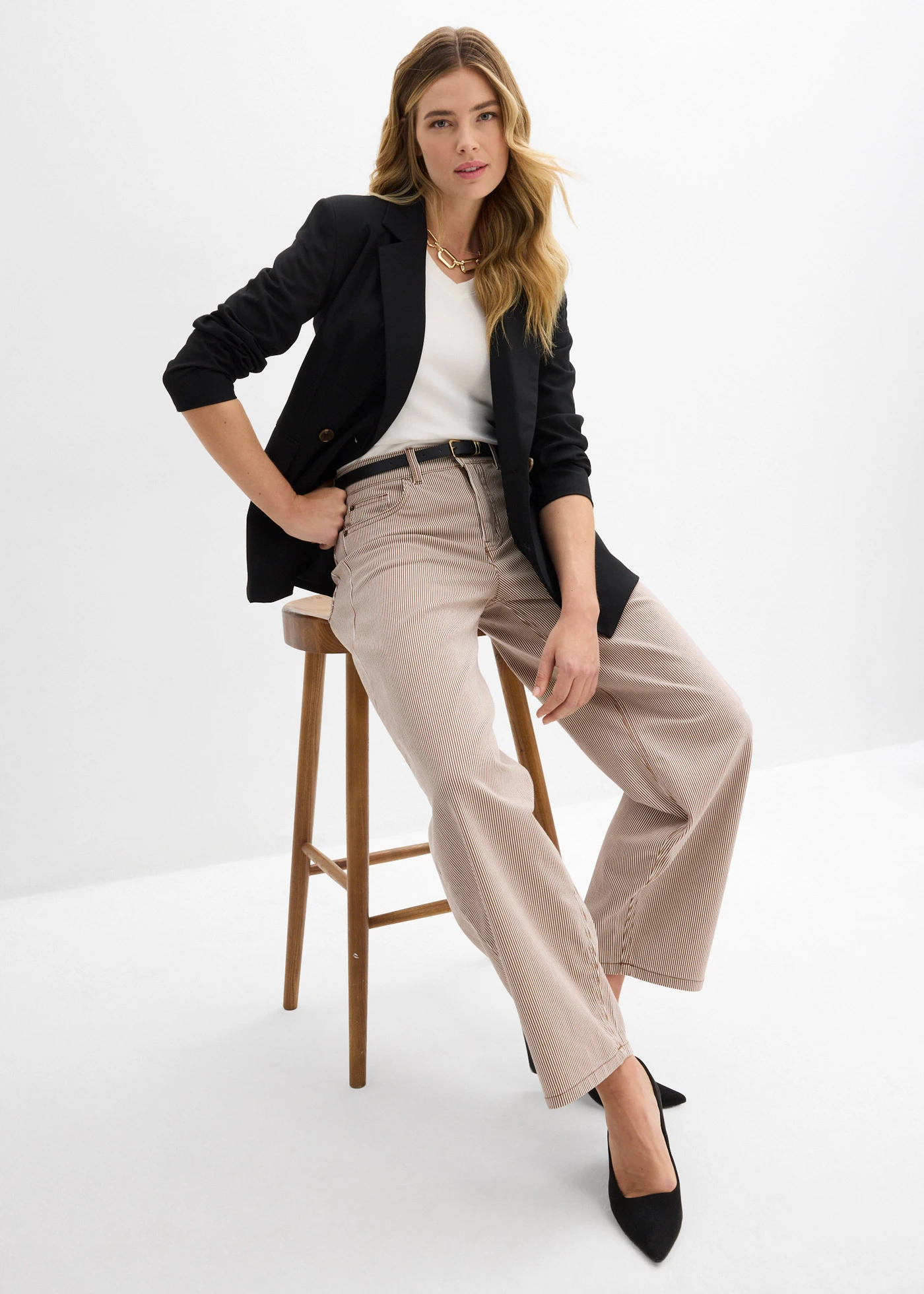 Pantaloni cu dungi și croi tip balon • maro castaniu-ecru dungat • magazin bonprix