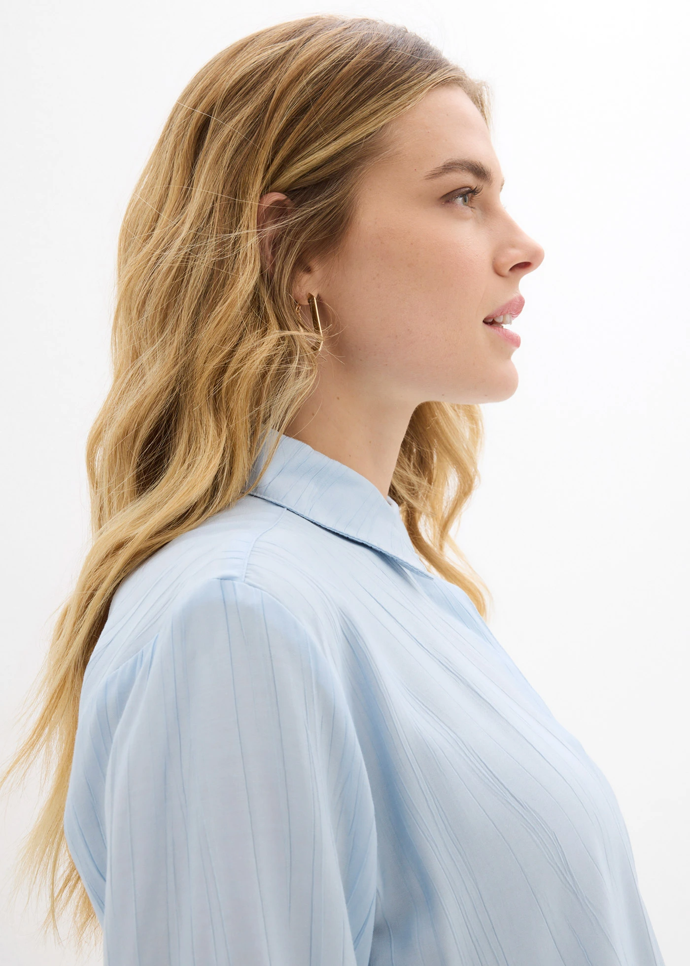 Overhemdblouse in een soepele viscosemix • poederblauw • bonprix online shop