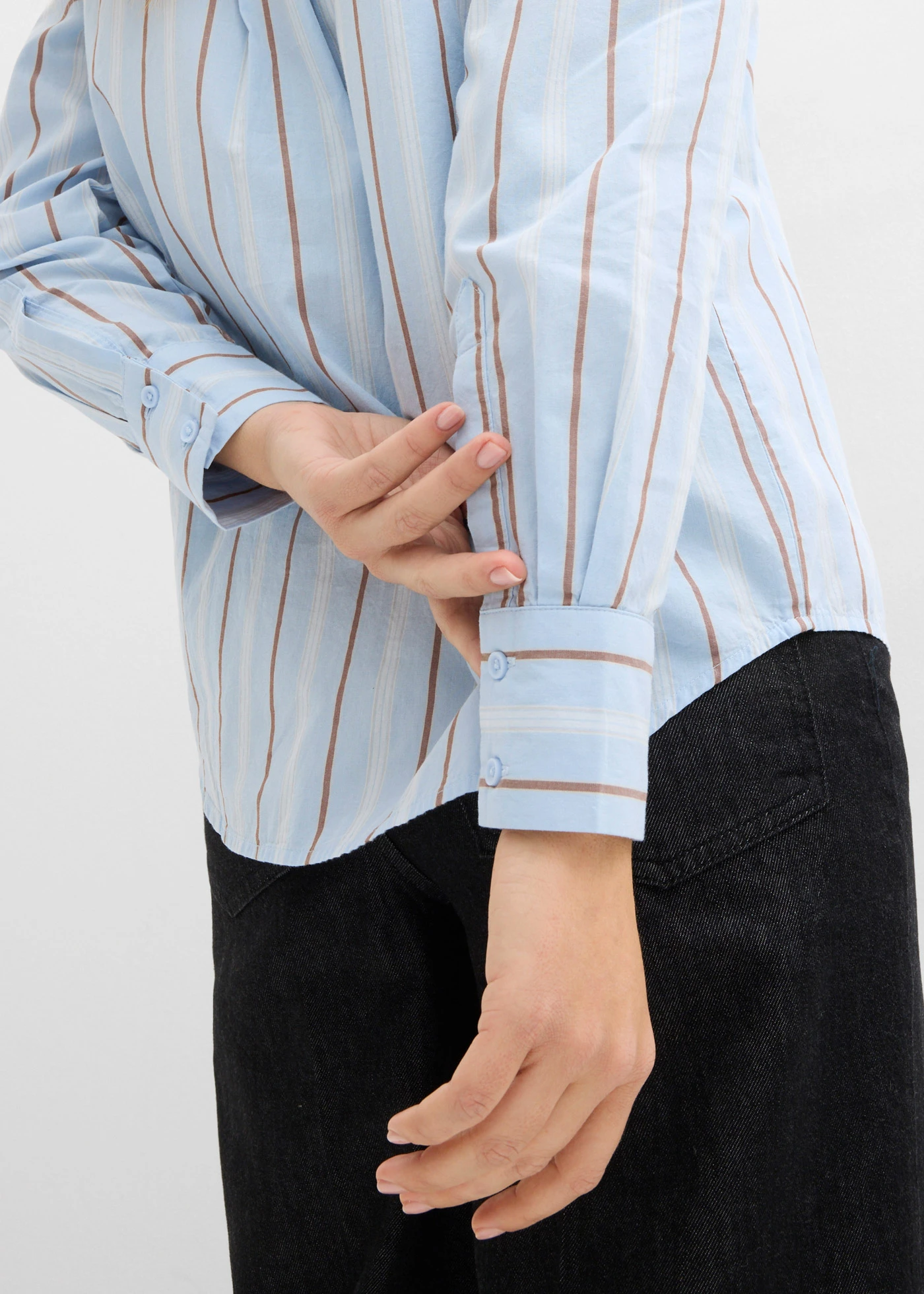 Overhemdblouse van katoen • poederblauw verticaal gestreept • bonprix online shop