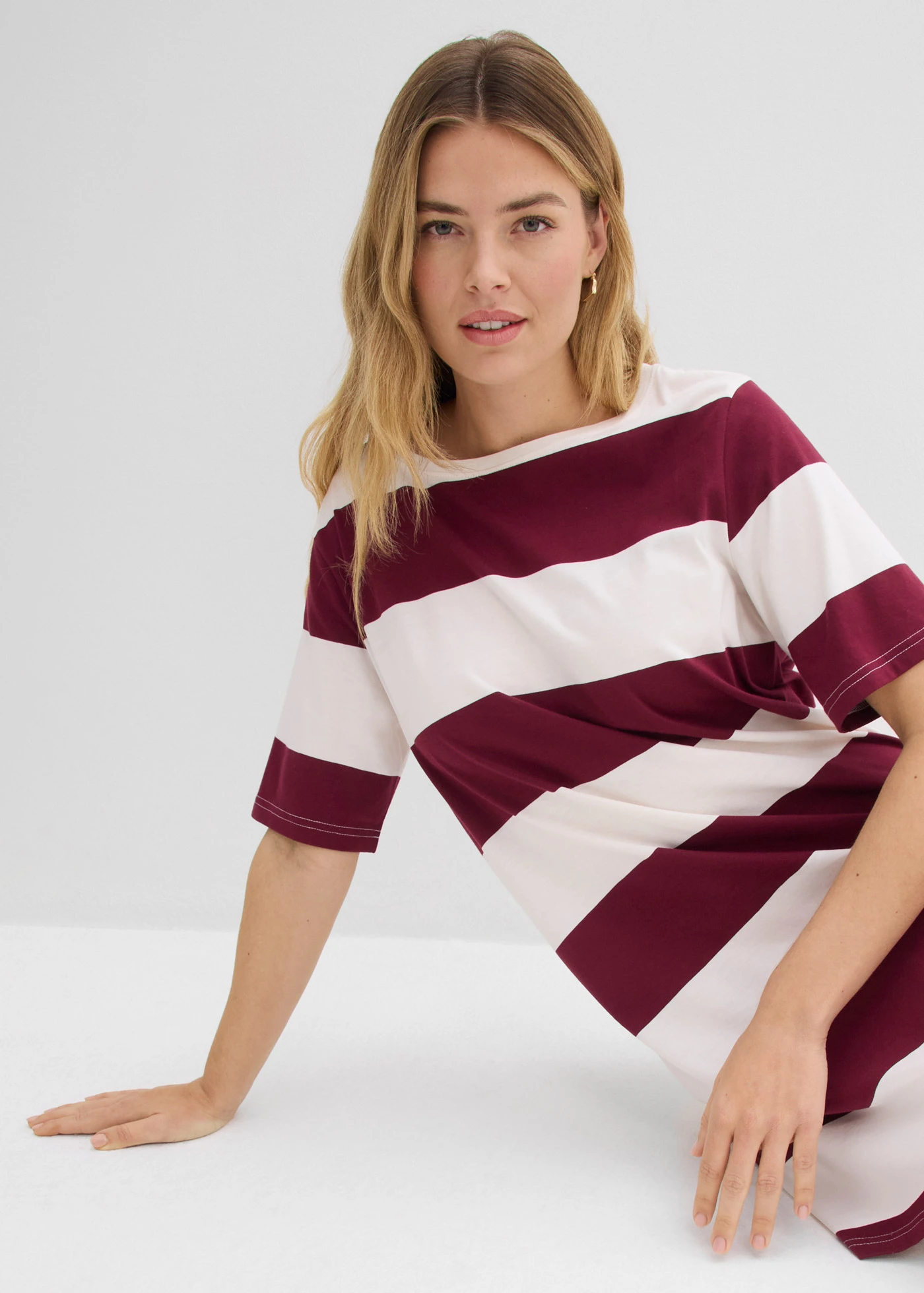 Rochie boxy din bumbac organic 100% • roșu-arțar/ecru • magazin bonprix