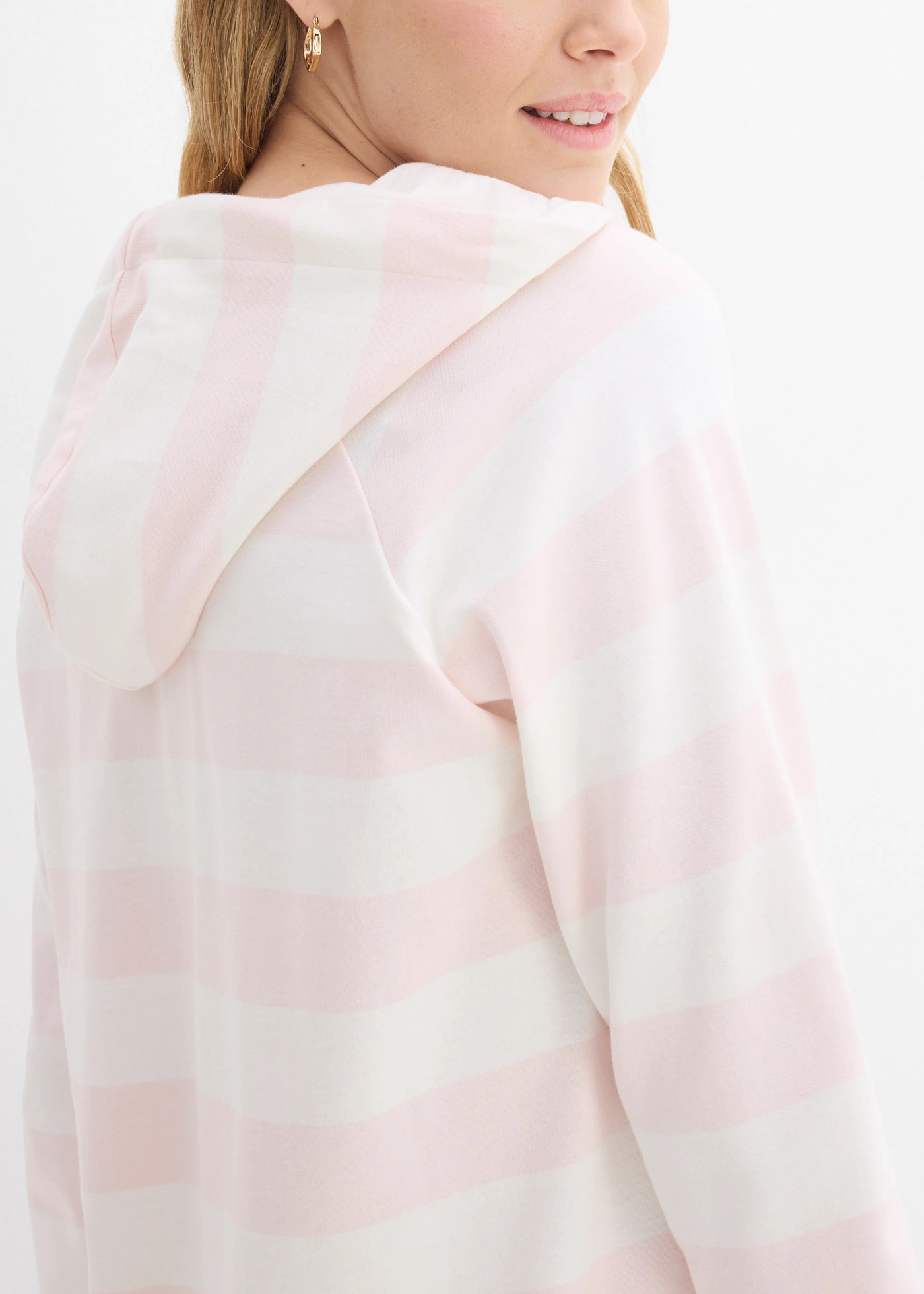 T-shirt manches longues à capuche 100% coton • rose clair-écru rayé • Boutique bonprix