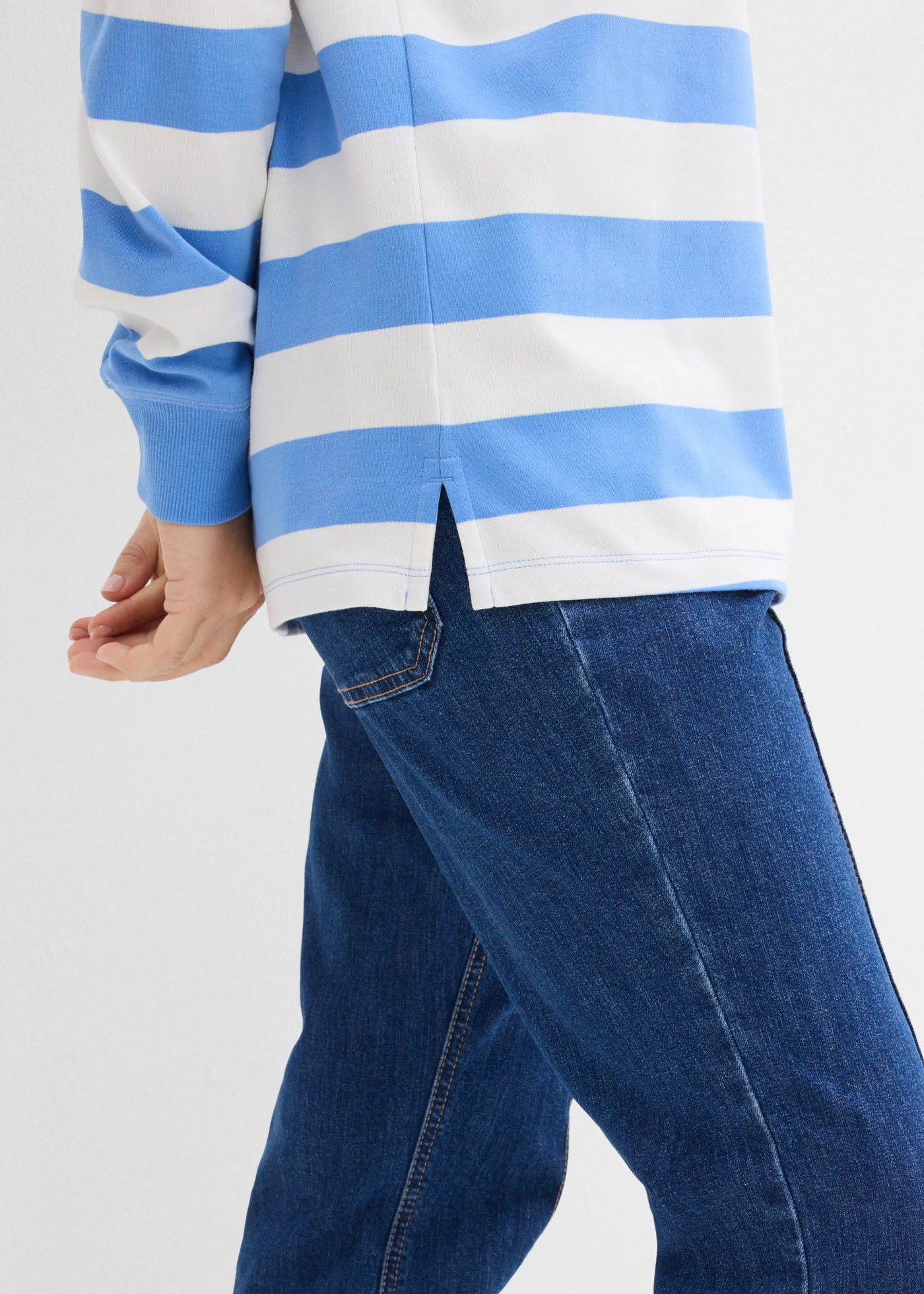 Lichte hoodie van puur katoen • middenblauw-wolwit gestreept • bonprix online shop