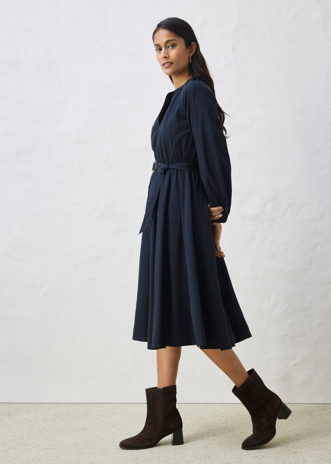 Rochie tip cămașă cu cordon, cu mătase • negru • magazin bonprix