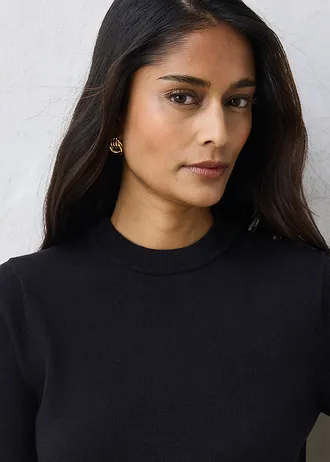 Pulover cu mătase • negru • magazin bonprix