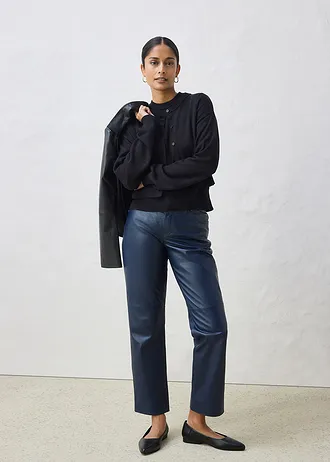 Gilet court en maille coton et soie • noir • Boutique bonprix