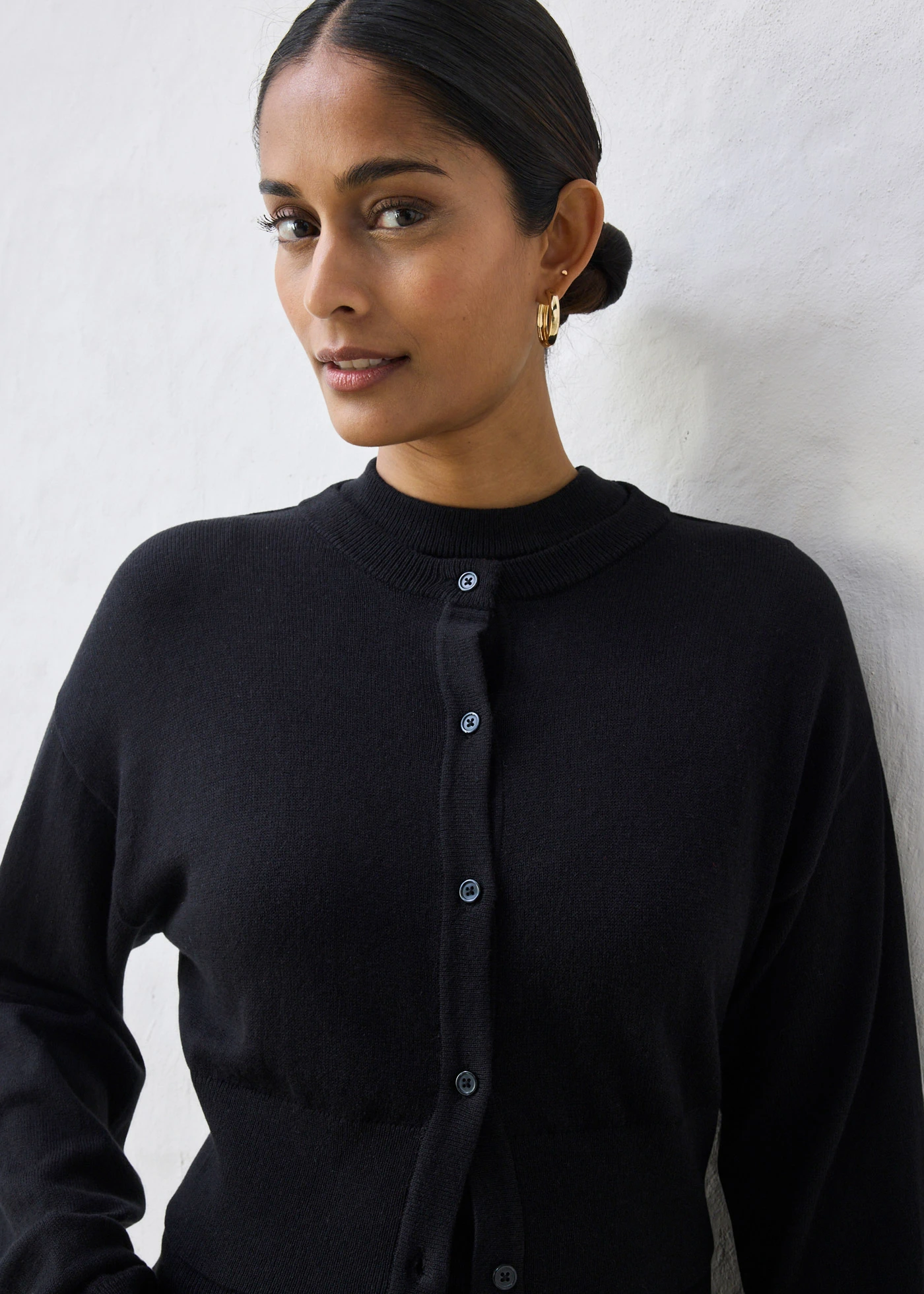 Gilet court en maille coton et soie • noir • Boutique bonprix