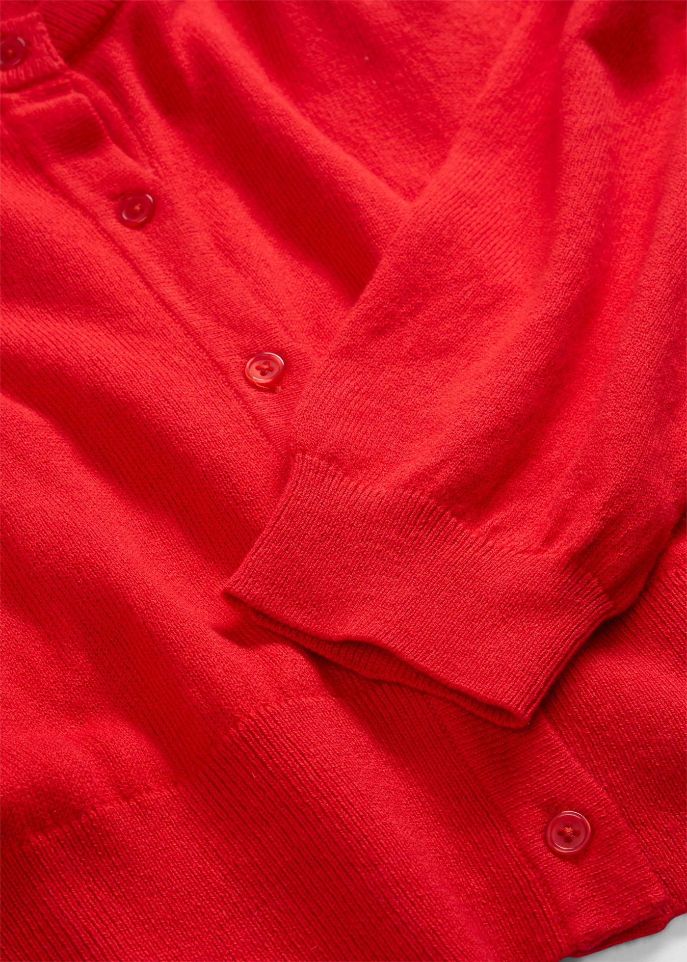 Gilet court en maille coton et soie • fraise • Boutique bonprix