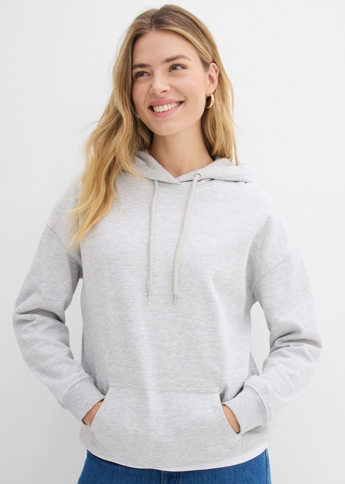 Sweat à capuche oversize • gris clair chiné • Boutique bonprix