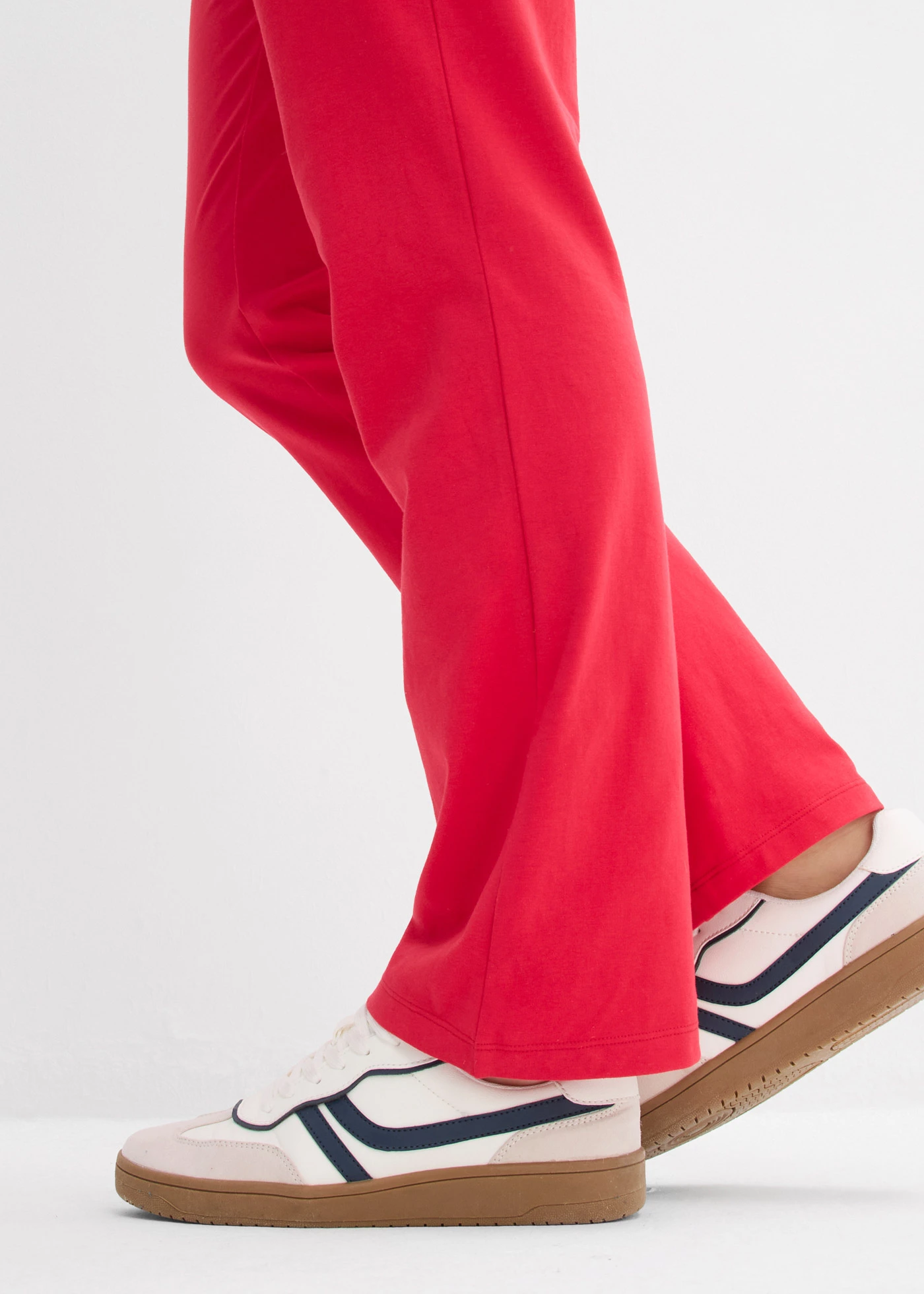 Pantaloni cu bumbac organic 100% cu stretch • roșu • magazin bonprix