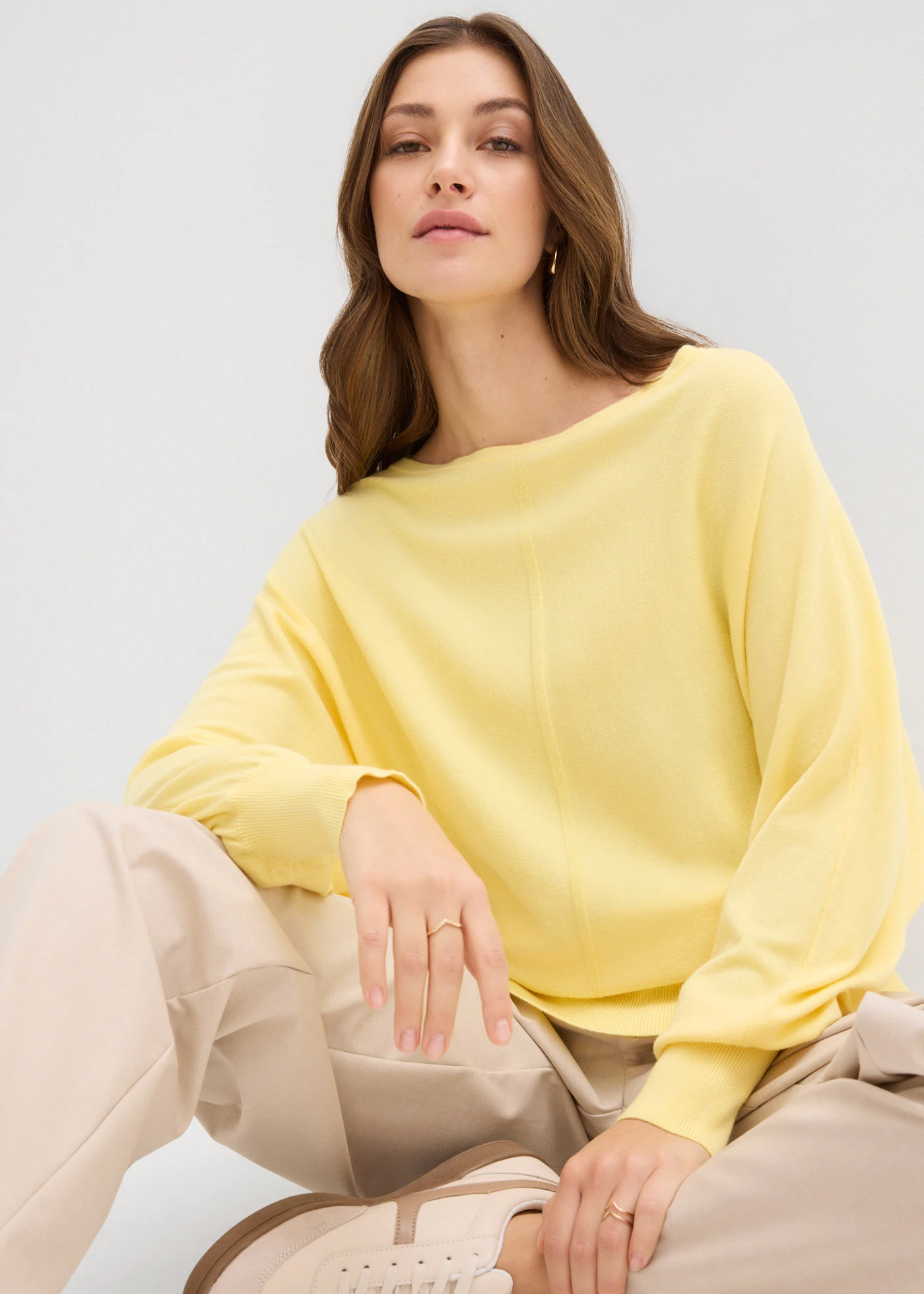 Pull à manches chauve-souris • jaune clair • Boutique bonprix