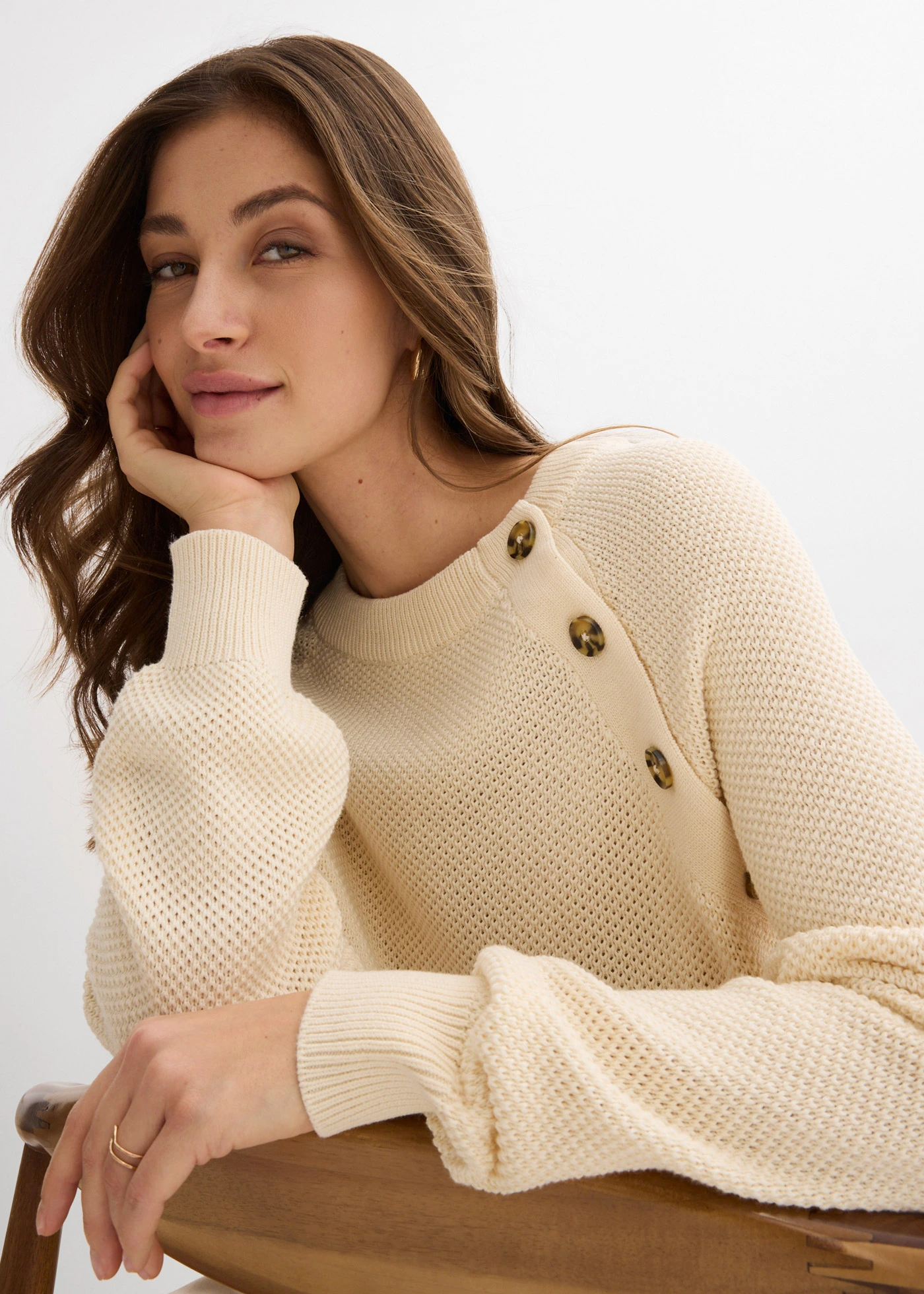 Pull en grosse maille avec patte de boutonnage • blanc nacré • Boutique bonprix