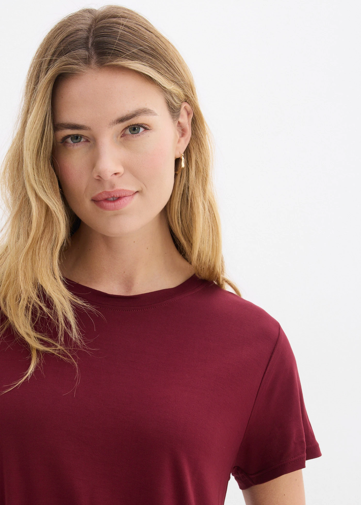 T-shirt long en viscose douce • rouge érable • Boutique bonprix