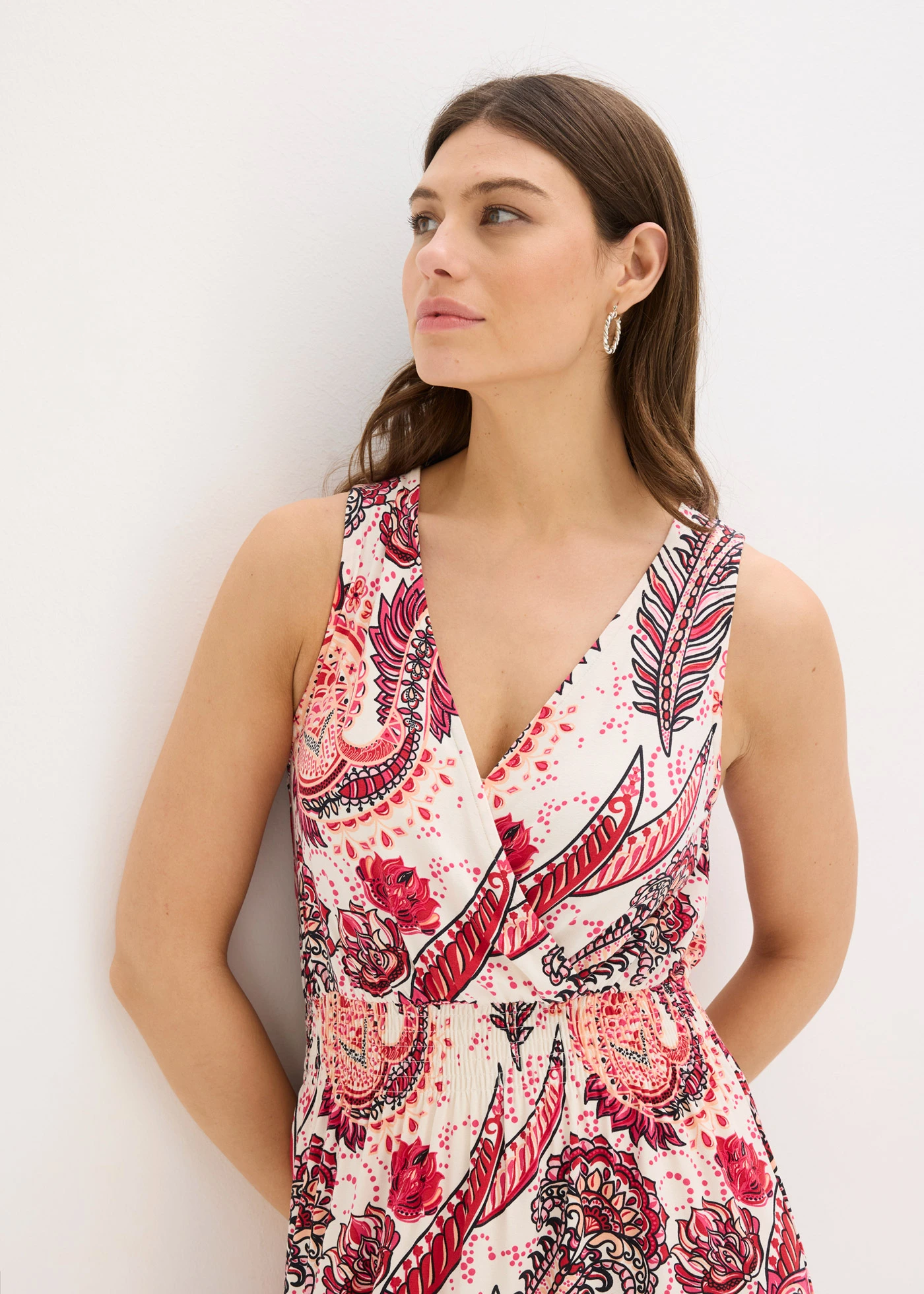 Rochie maxi din amestec moale cu viscoză • ecru/roz-fucsia paisley • magazin bonprix