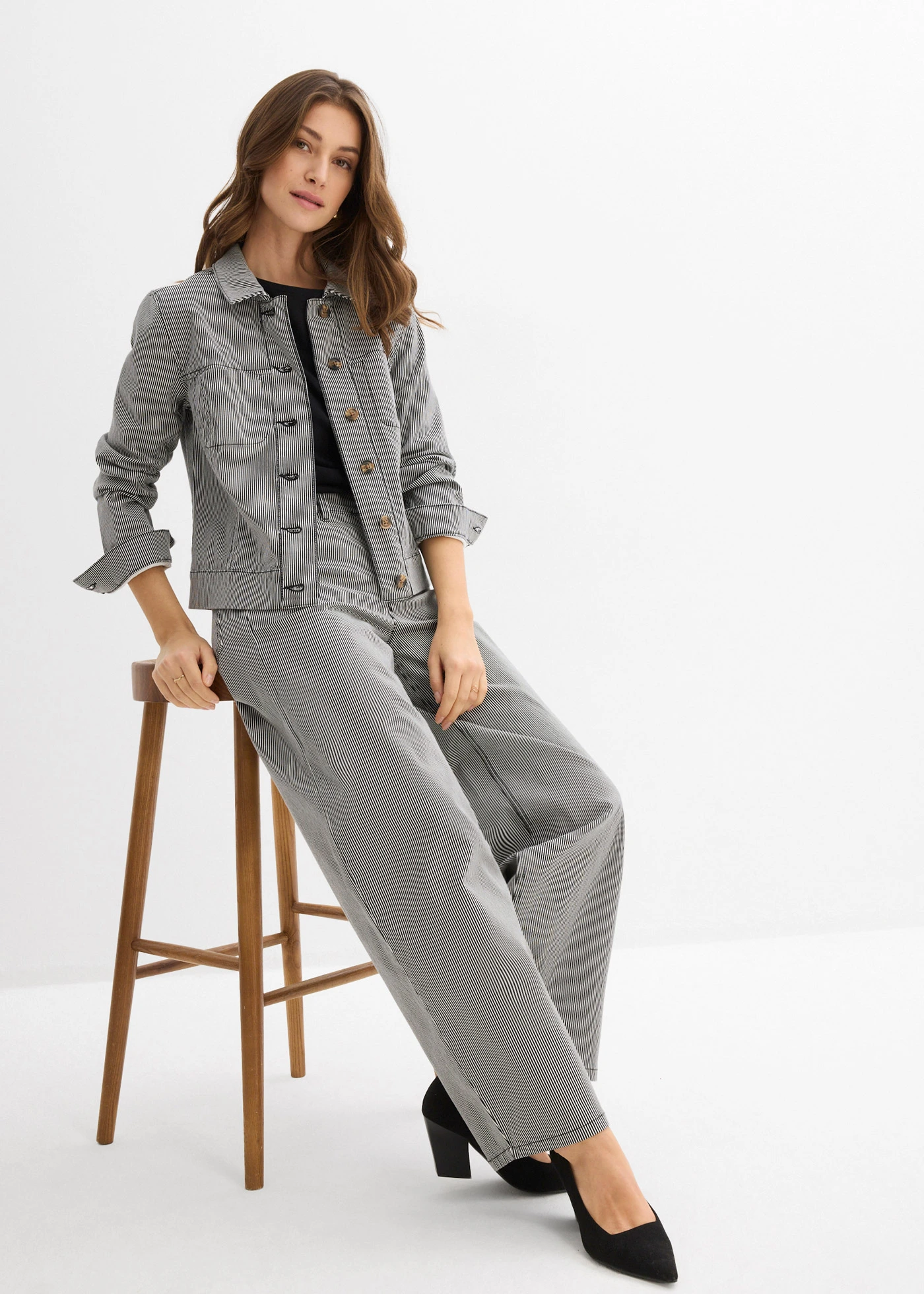 Pantaloni cu dungi și croi tip balon • negru/ecru dungat • magazin bonprix