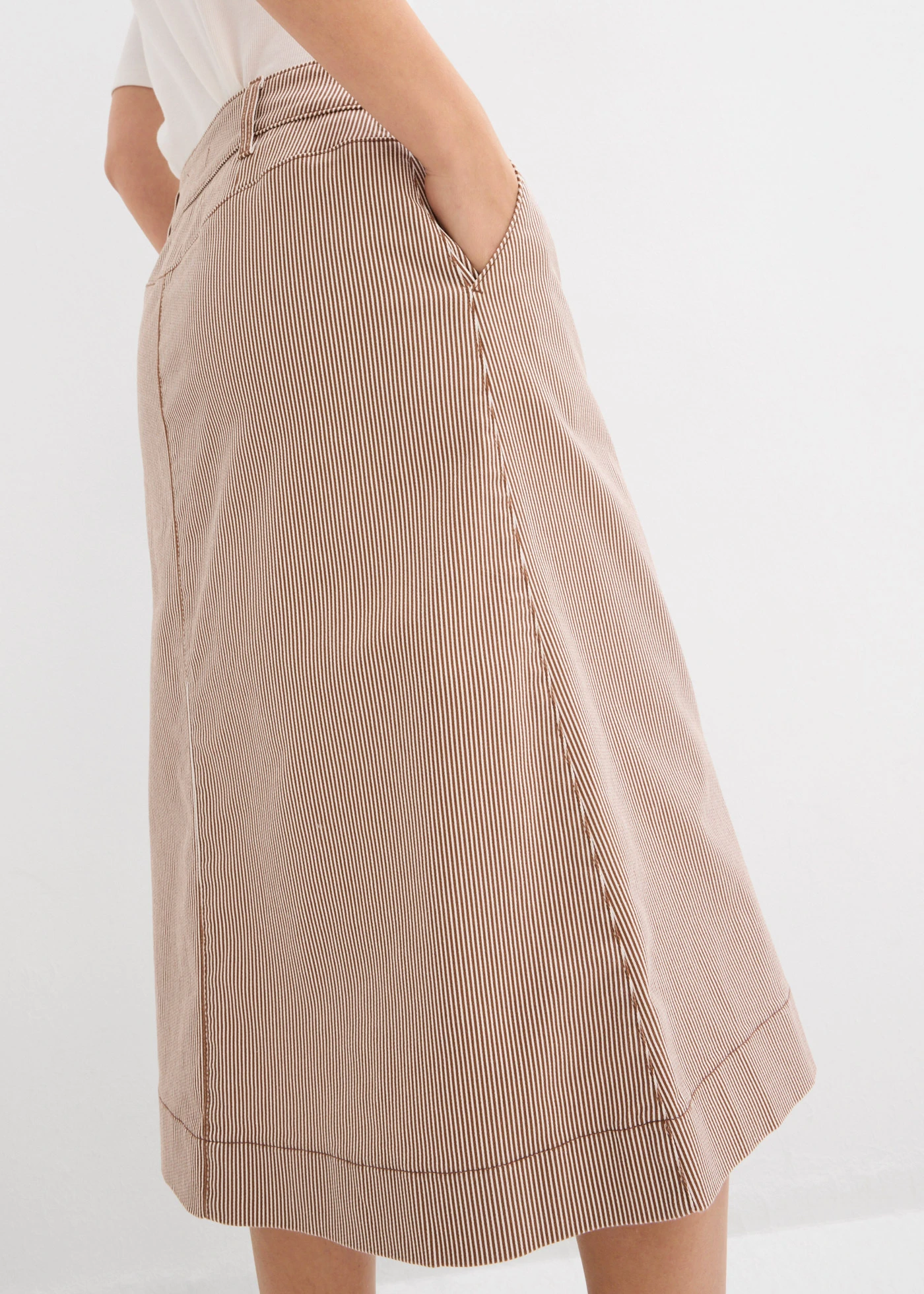 Jupe midi rayée • marron-écru rayé • Boutique bonprix