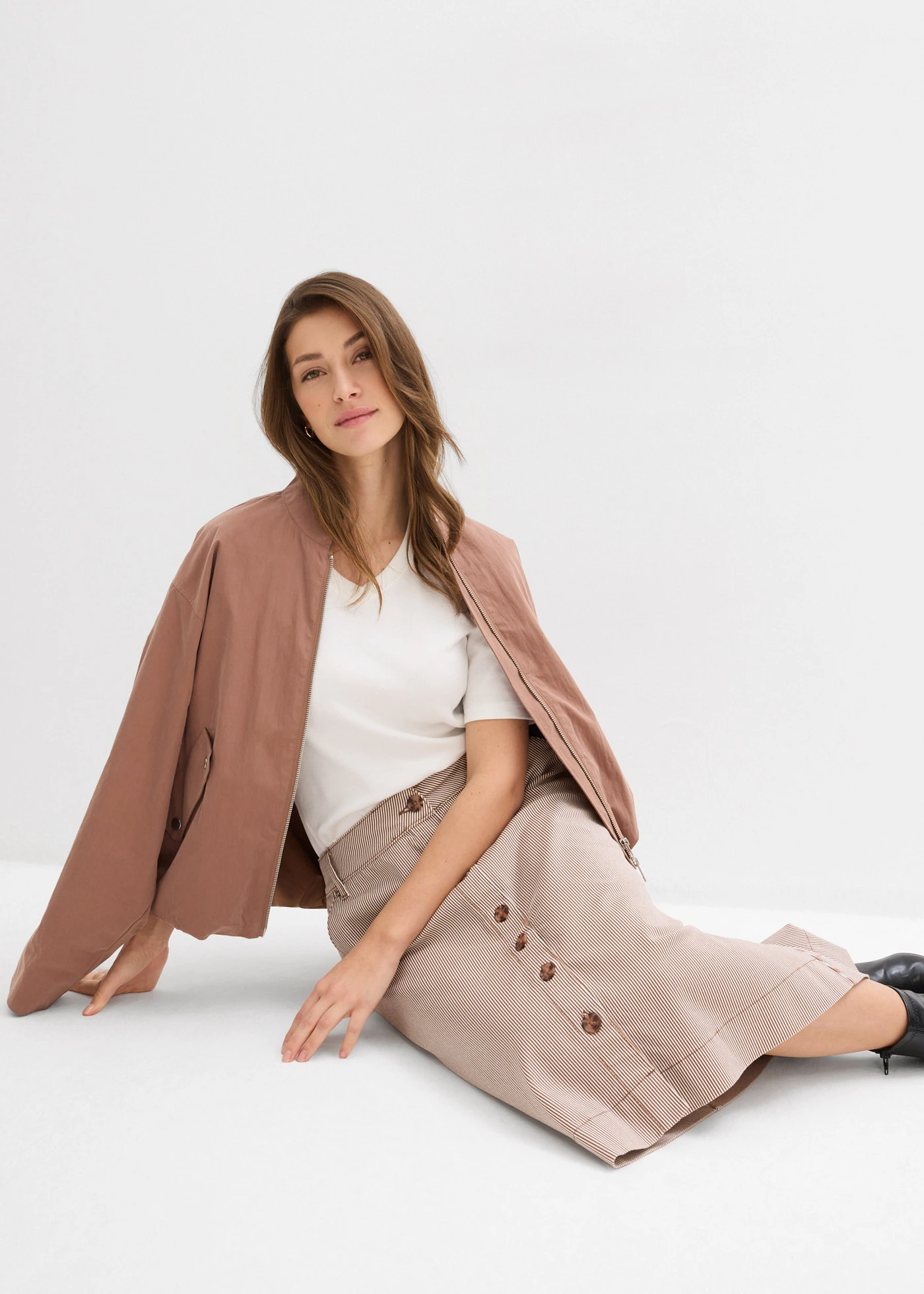 Jupe midi rayée • marron-écru rayé • Boutique bonprix