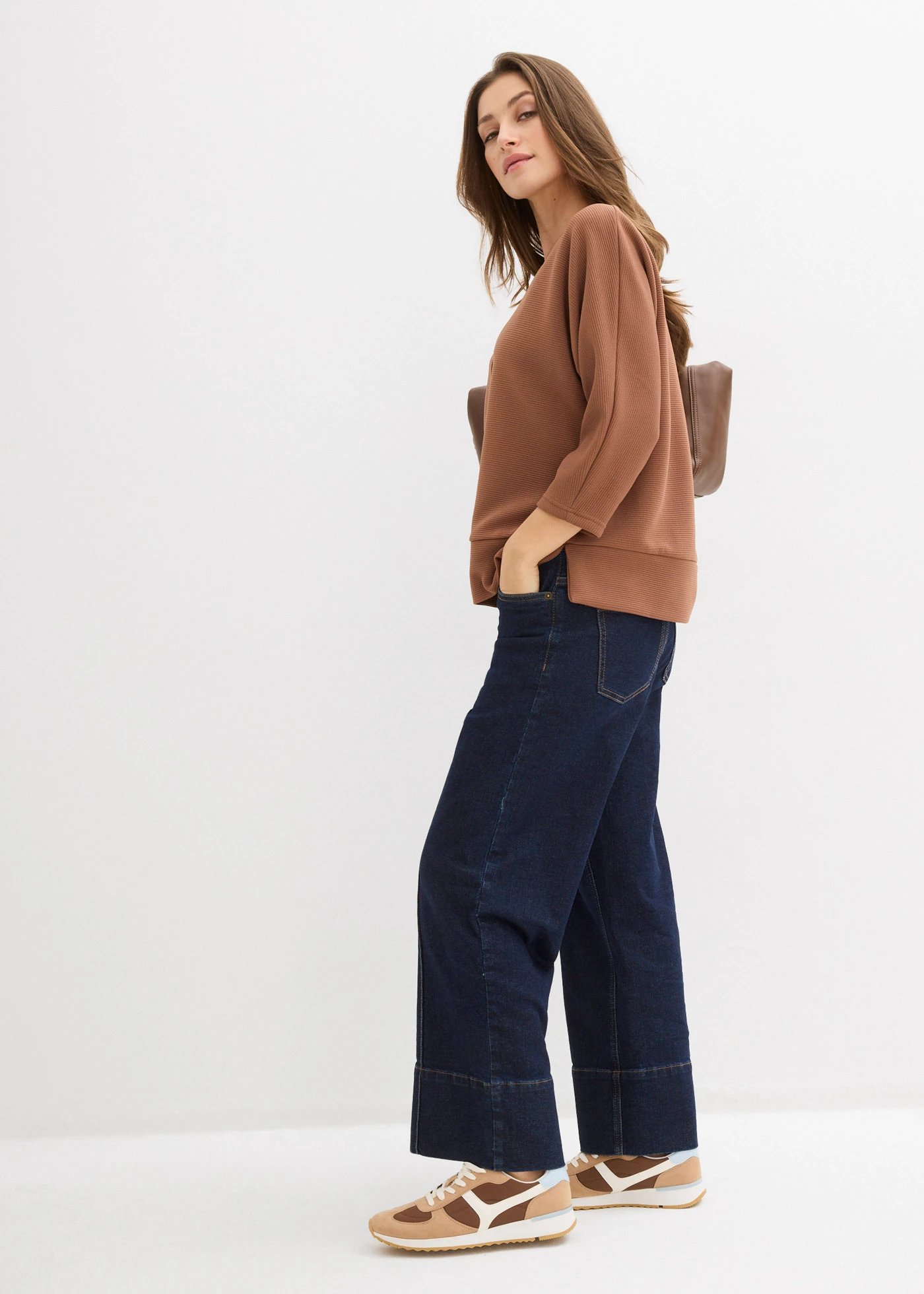 Sweat en matière texturée • marron • Boutique bonprix