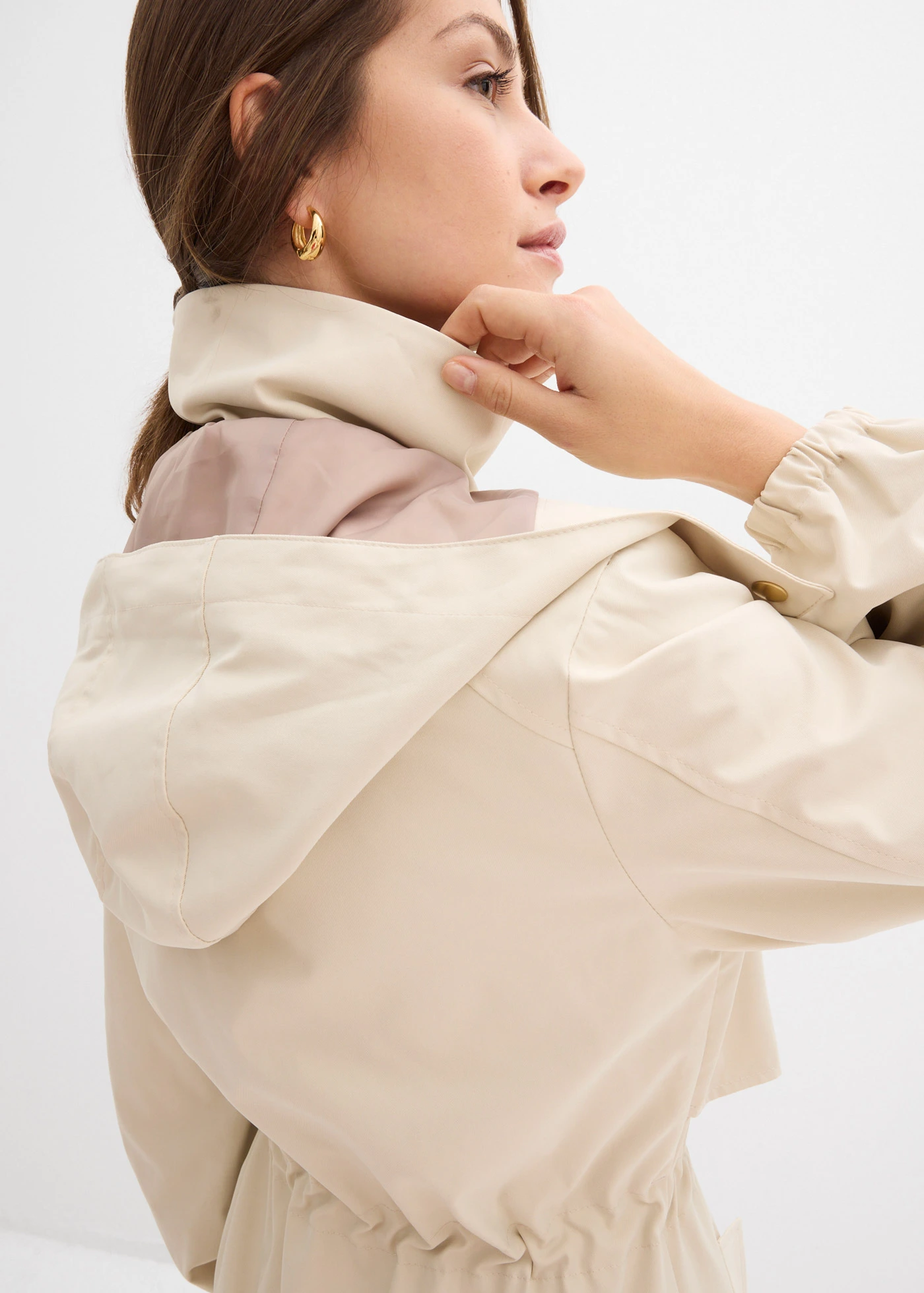 Manteau de mi-saison à capuche amovible • sable clair • Boutique bonprix