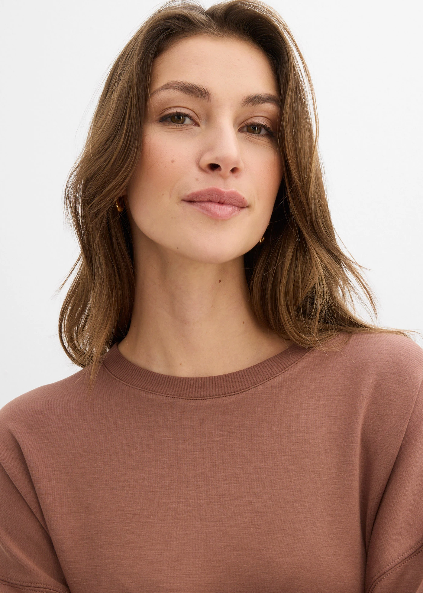 Sweat-shirt cintré • marron • Boutique bonprix