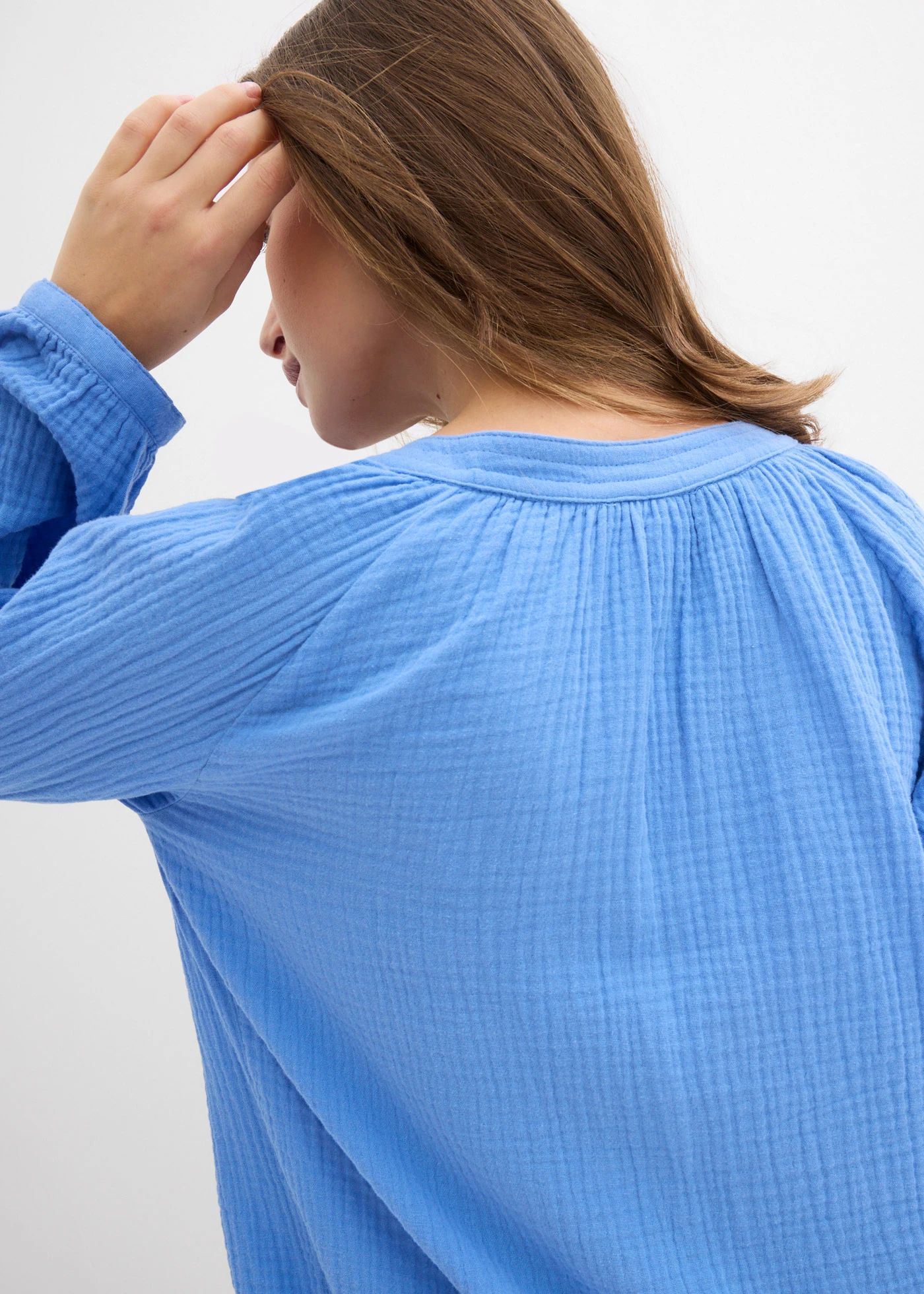 Blouse van zacht mousseline • middenblauw • bonprix online shop