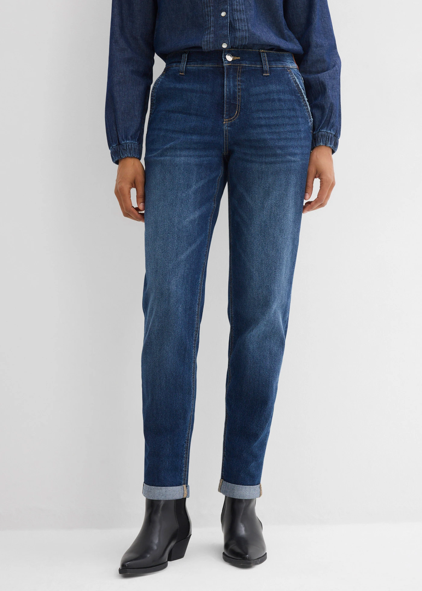 Boyfriend džínsy, stredná výška pásu, na gumu • tmavomodrá denim used • obchod bonprix