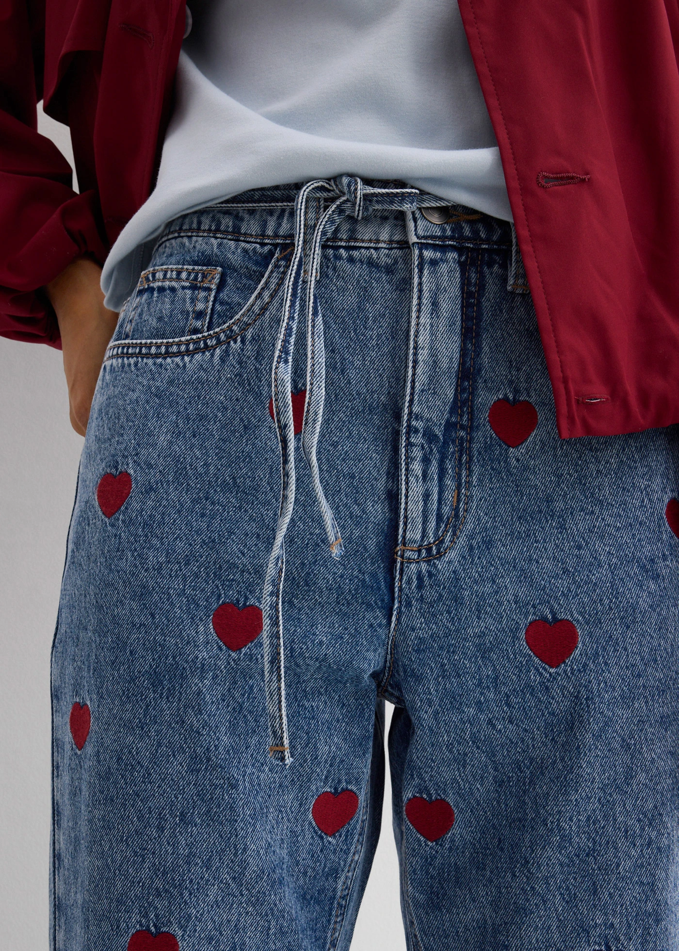 Loose Straight farmer, High Waist, pamut • világoskék denim-piros használt hatású • bonprix áruház