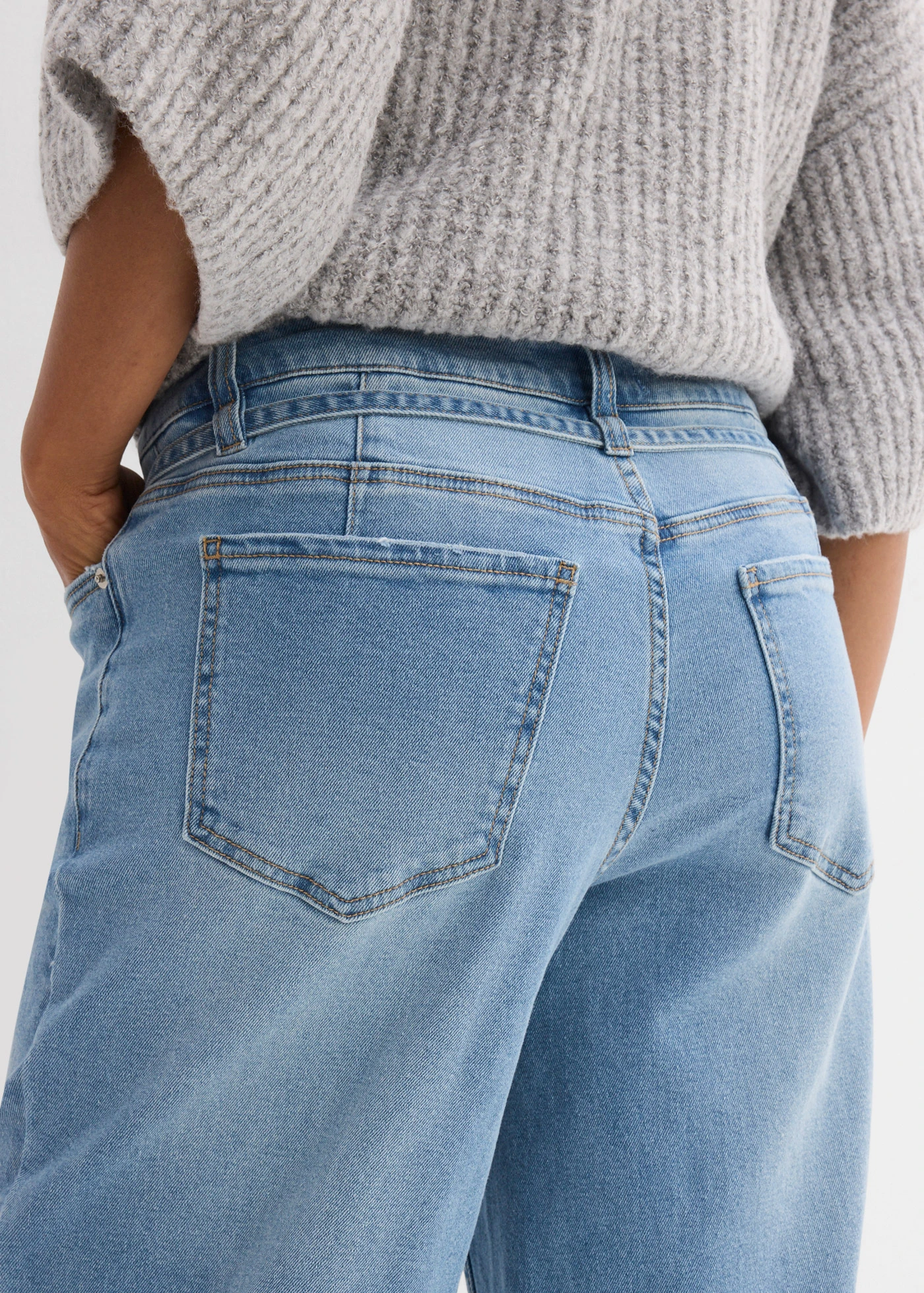 Wide leg jeans, mid waist • lichtblauw denim used • bonprix online shop