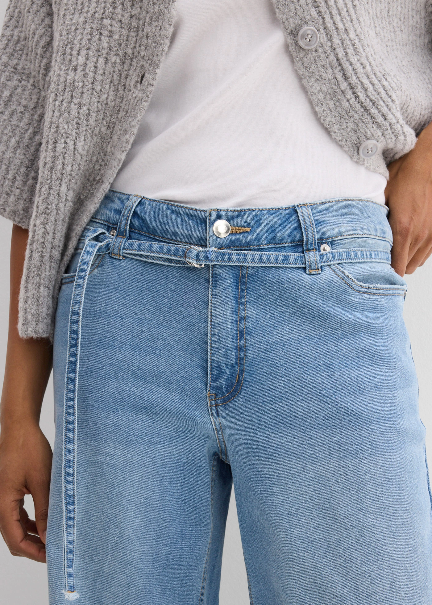 Jean large taille mi-haute • bleu clair denim used • Boutique bonprix