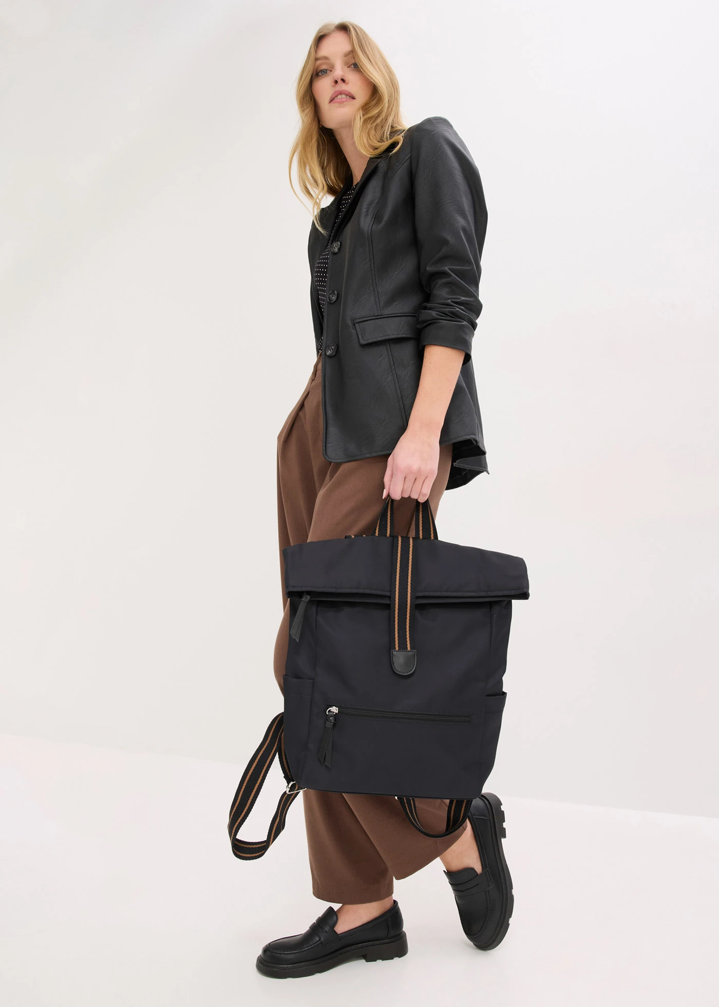 Sac à dos à détails contrastants • noir • Boutique bonprix