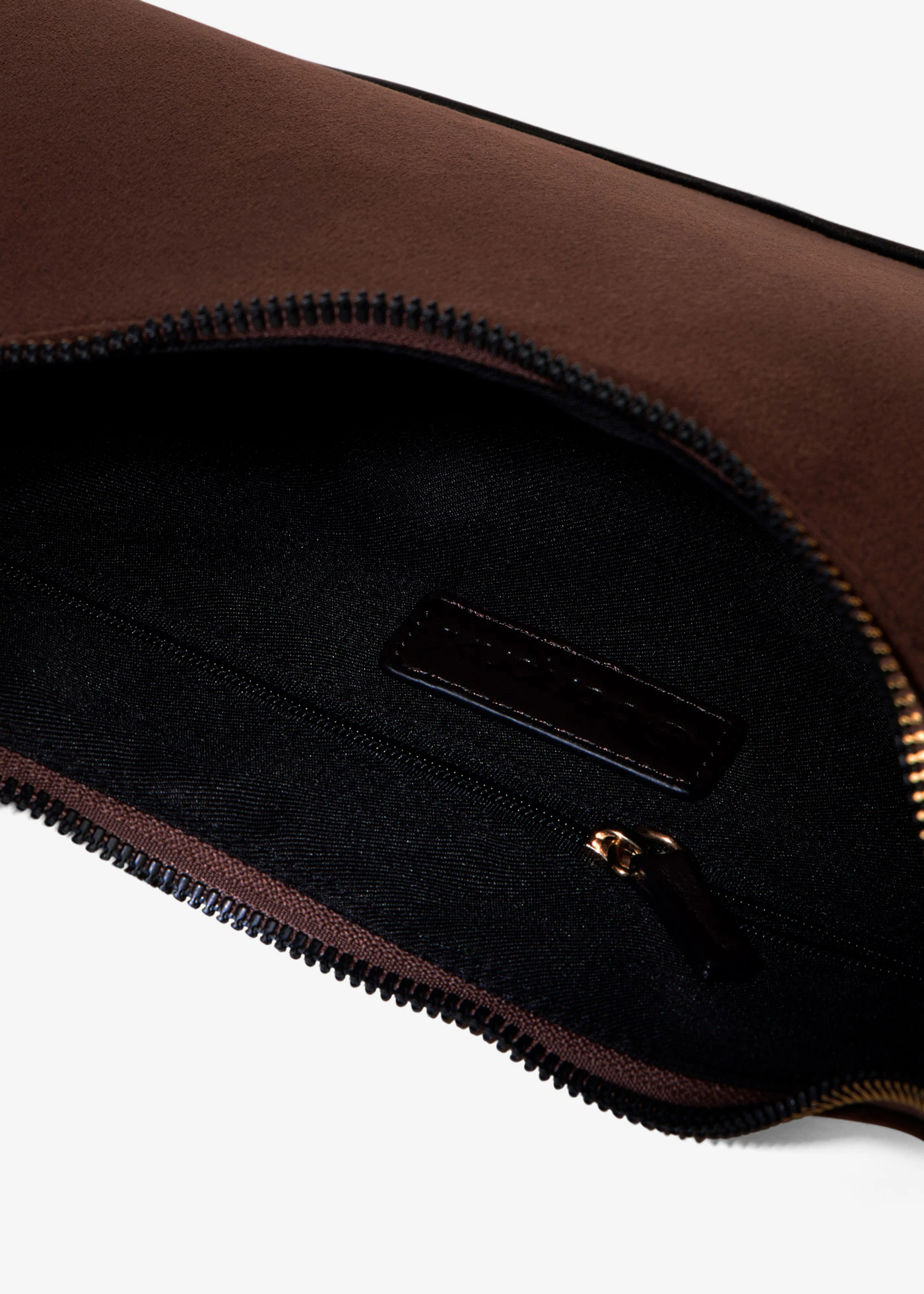 Kabelka Crossbody vo vzhľade velúrovej kože s lemovaním • kapučínová • obchod bonprix