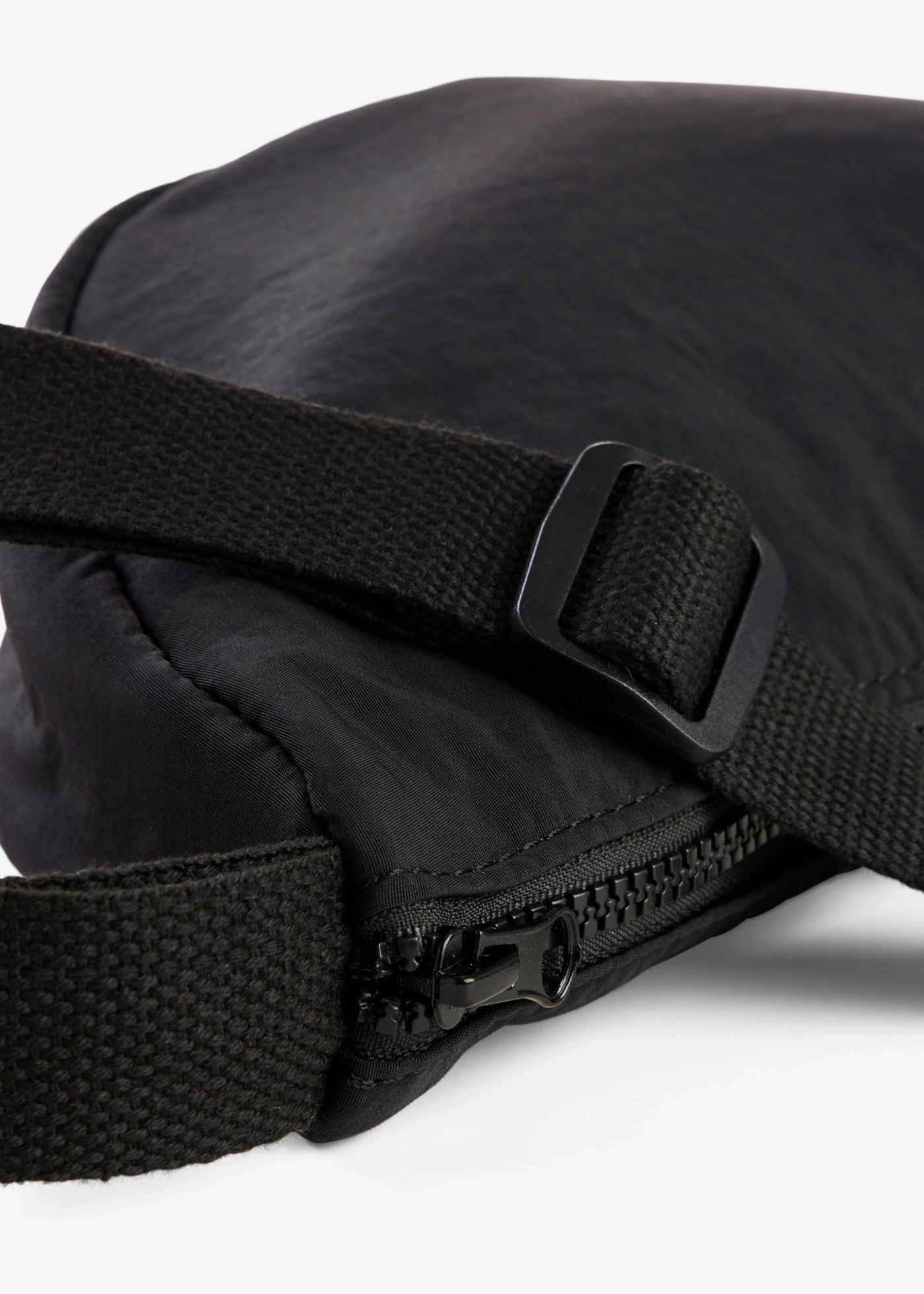 Geantă de umăr cu căptușeală ușoară • negru • magazin bonprix