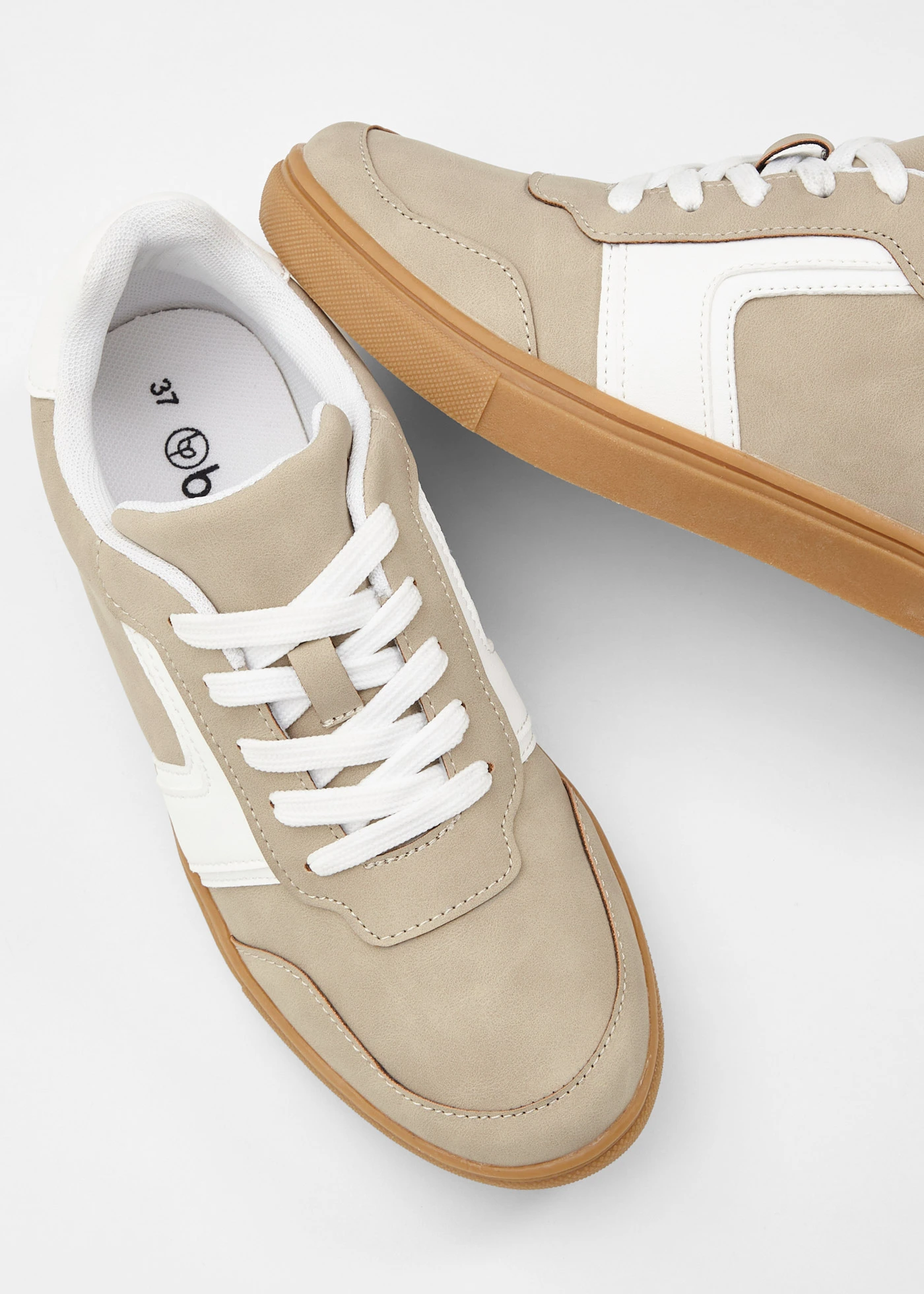 Sneakersy w stylu retro • jasny piaskowy-biały • sklep bonprix