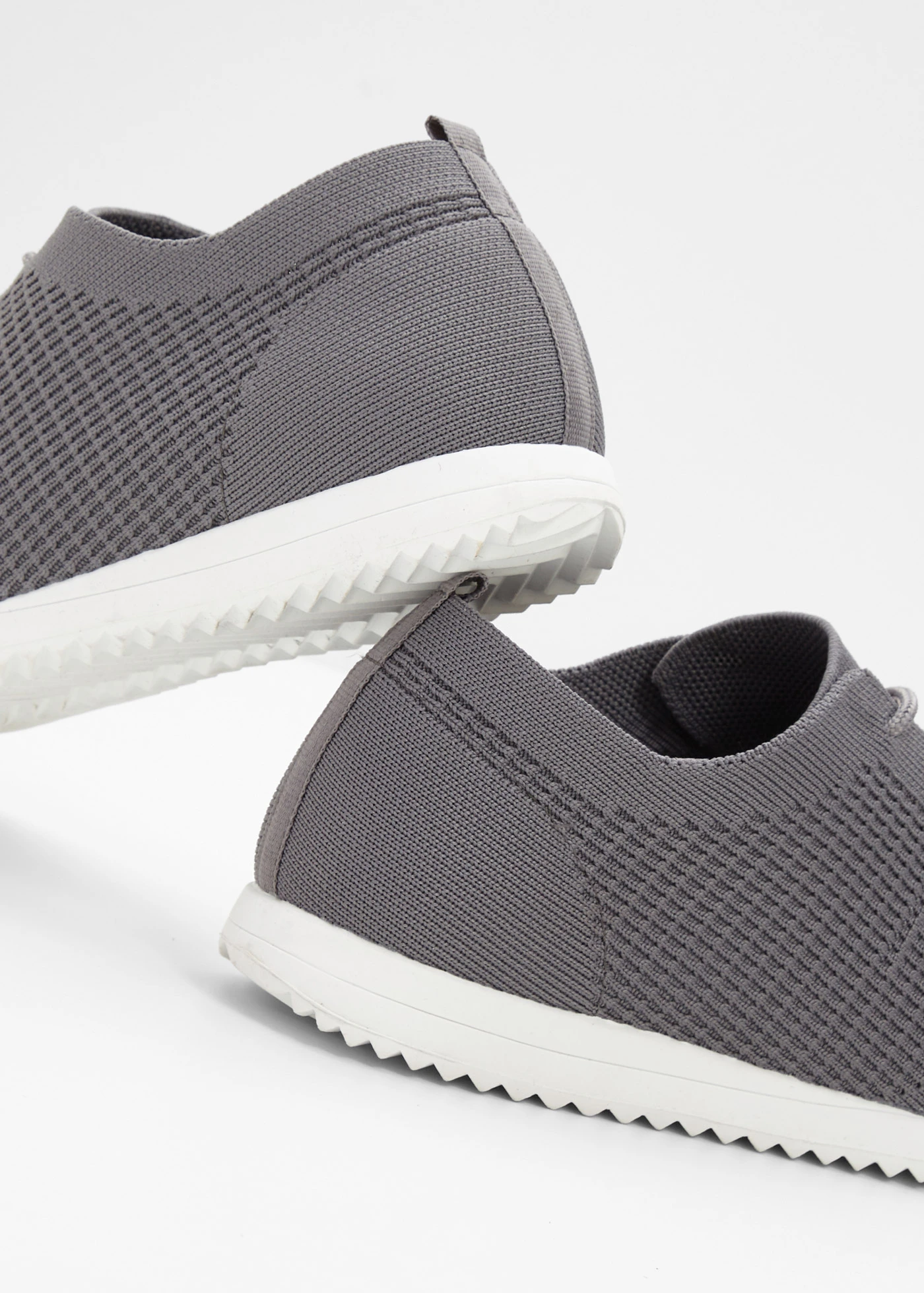 Wygodne sneakersy z miękkiego materiału • szary • sklep bonprix