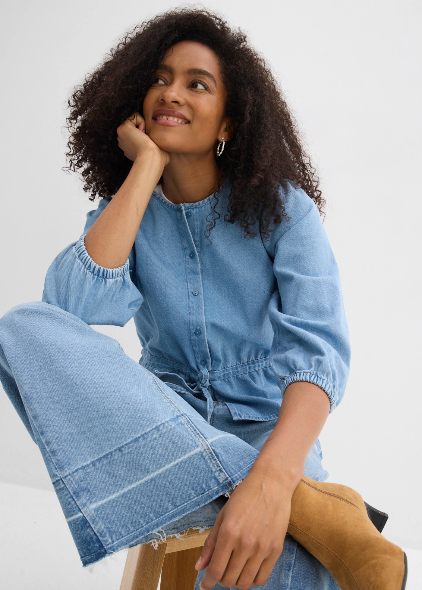 Džínsová blúzka s nariasenými rukávmi, bavlna • svetlomodrá denim • obchod bonprix