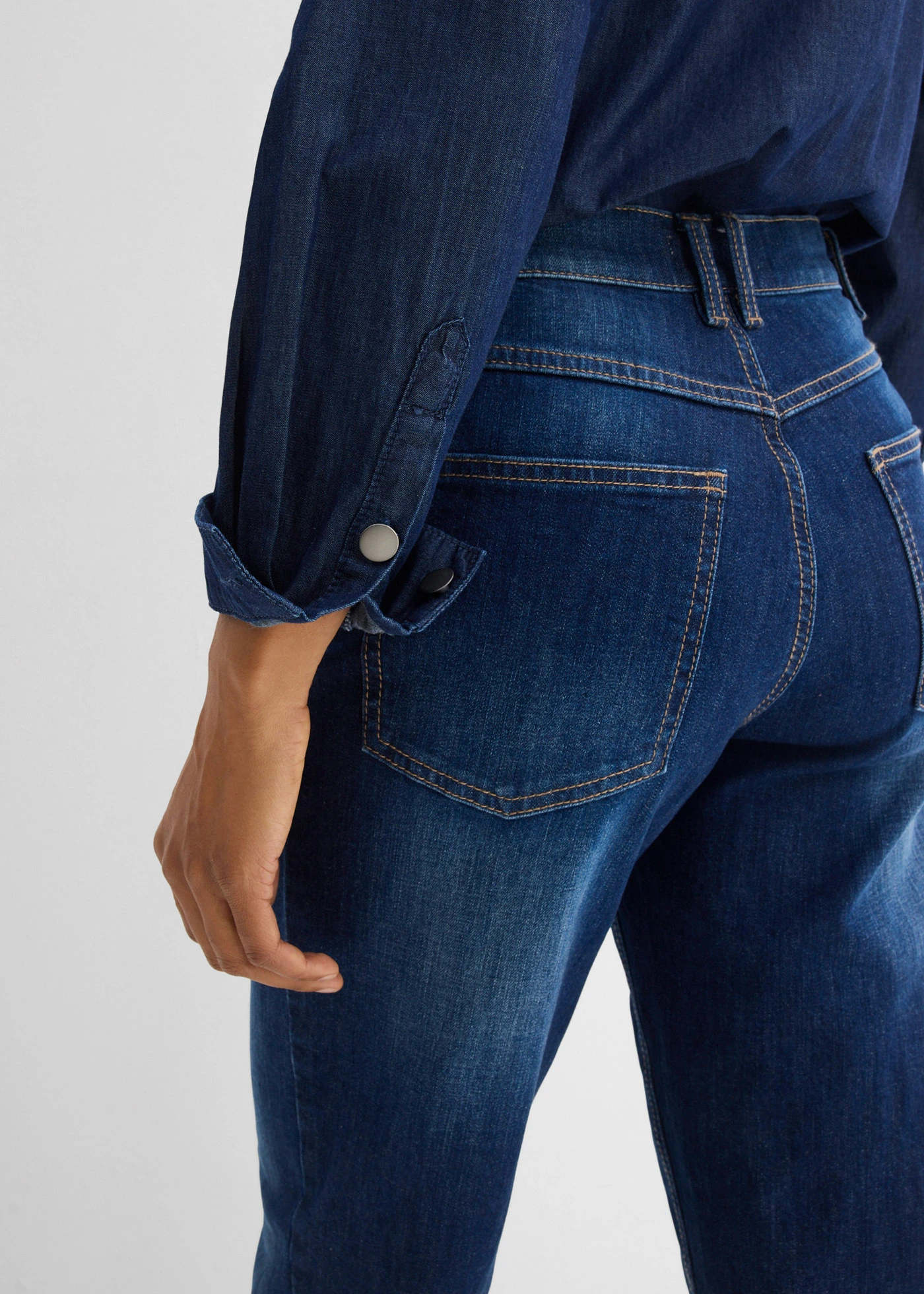 Jean mom taille haute, raccourci • bleu foncé denim used • Boutique bonprix