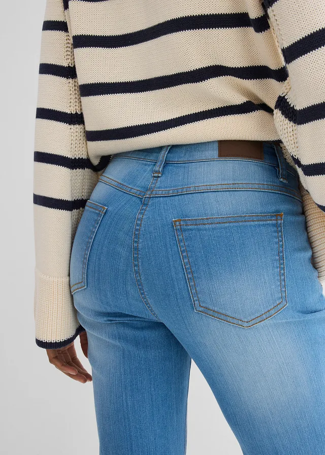 Blugi bootcut cu stretch, talie medie • bleu denim uzat • magazin bonprix