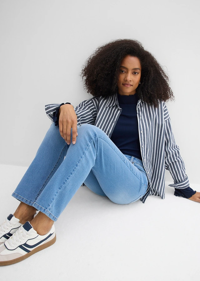 Jean droit taille mi-haute, extensible • bleu clair denim used • product-page.page-title-suffix