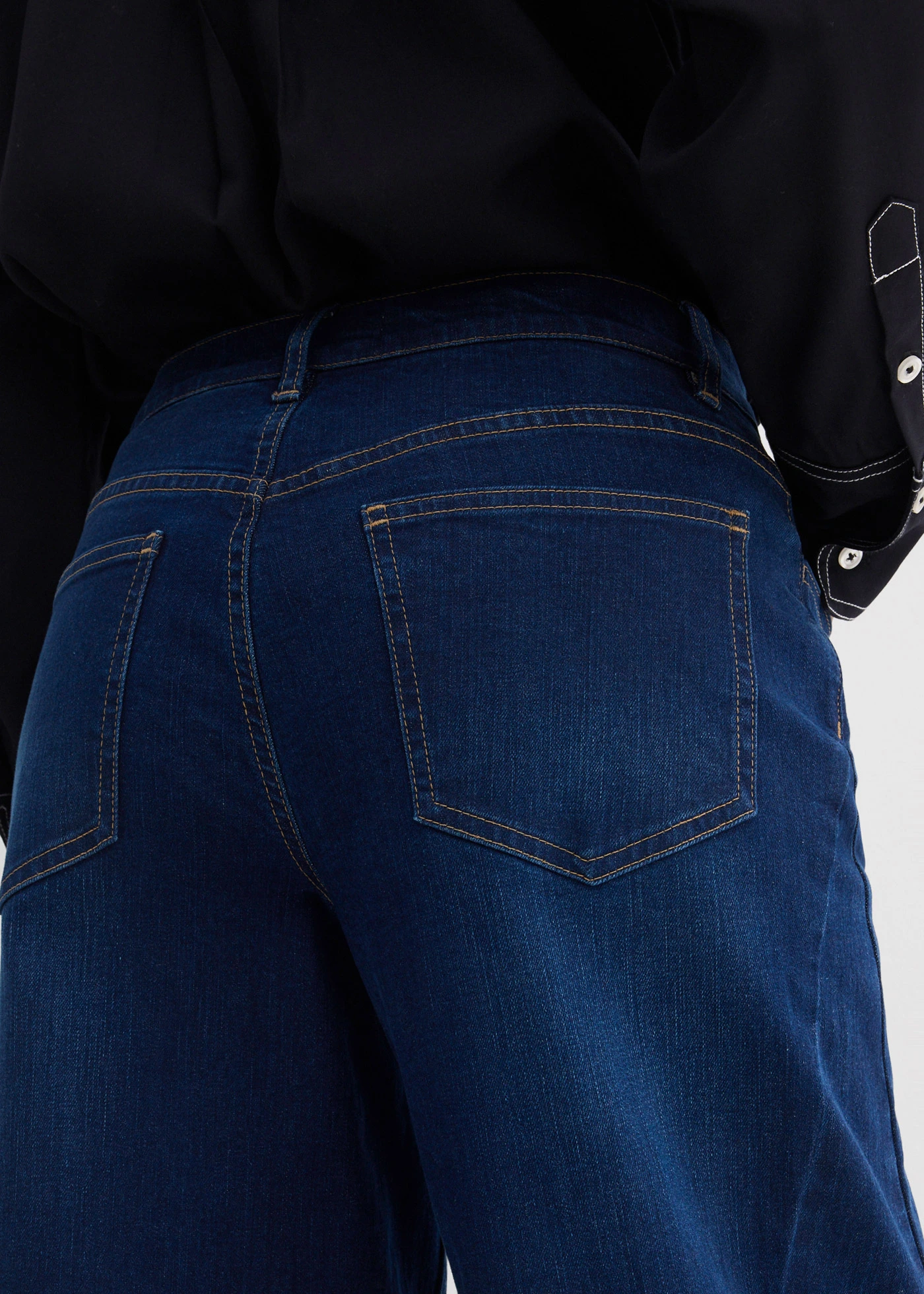 Barrel jeans, mid waist, biologisch katoen • donkerblauw denim used • bonprix online shop