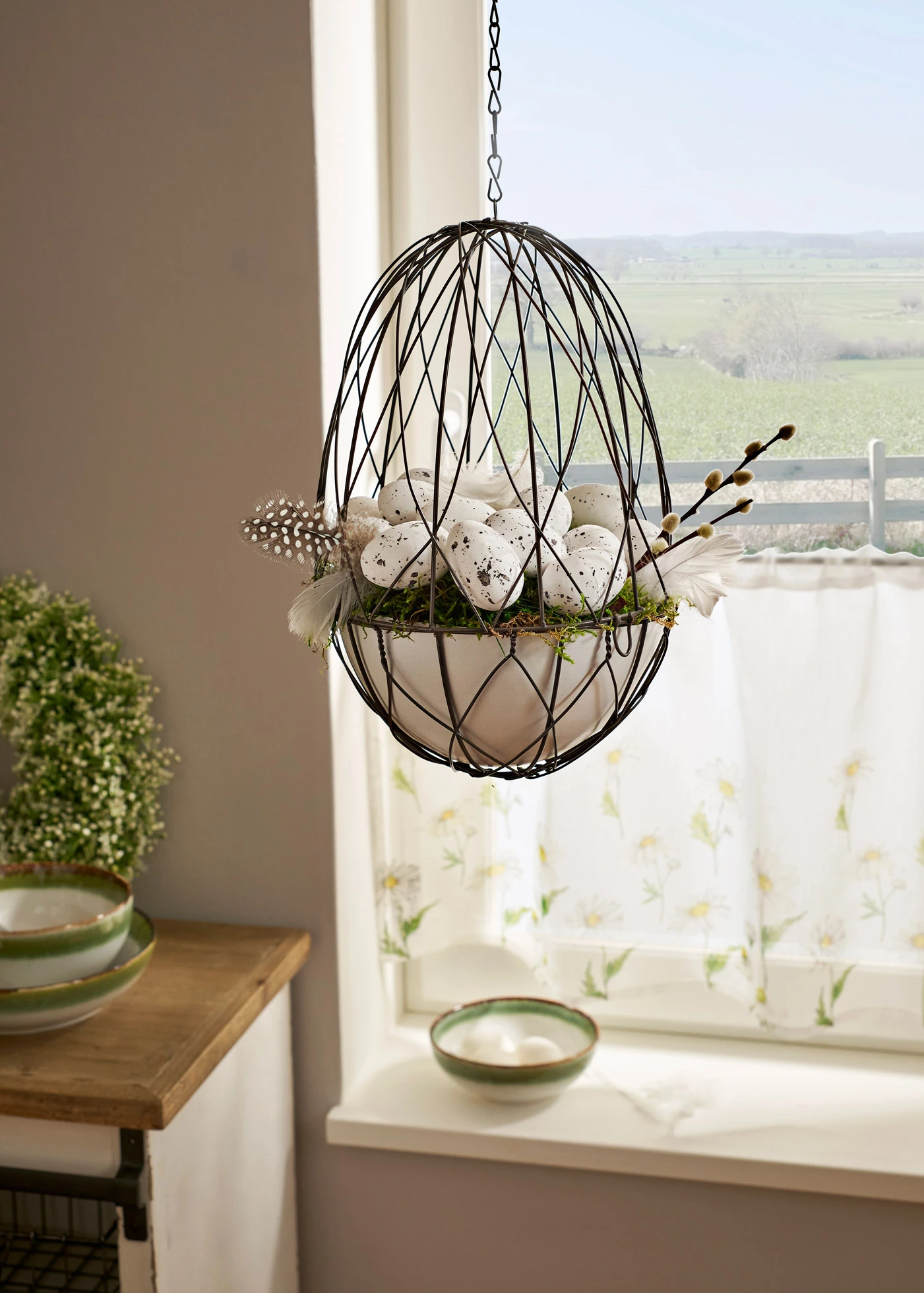Coș decorativ cu ouă, de atârnat (set/27 piese) • alb/negru • magazin bonprix