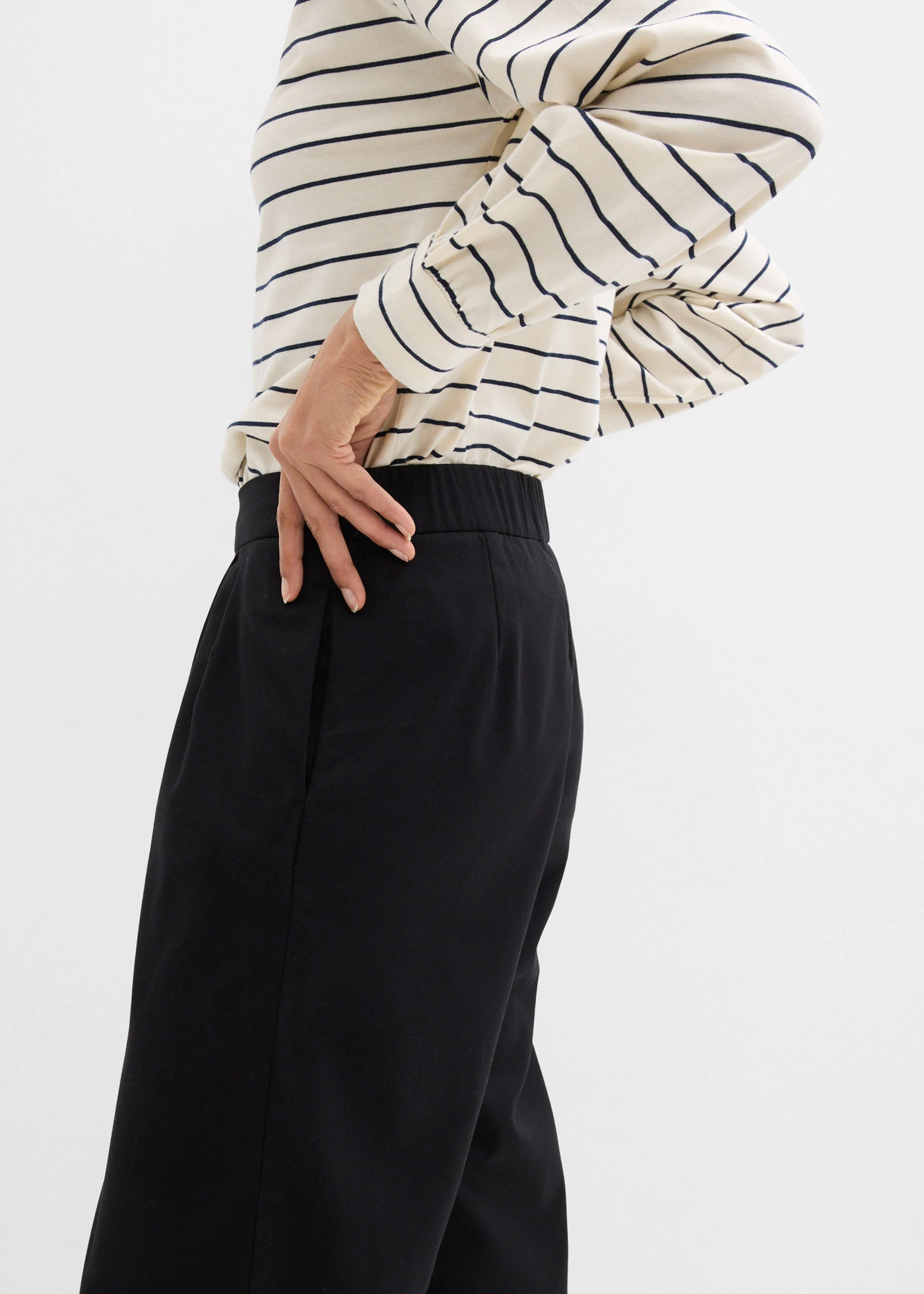 Bandplooibroek met viscose • zwart • bonprix online shop